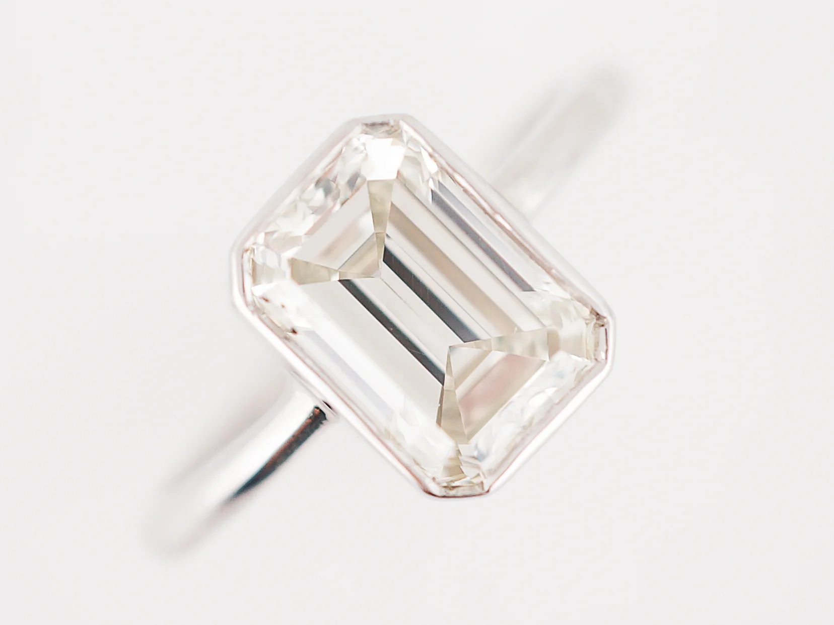 Engagement Ring Modern 2.05 Emerald Cut Diamond in 18k White Gold - Image 4