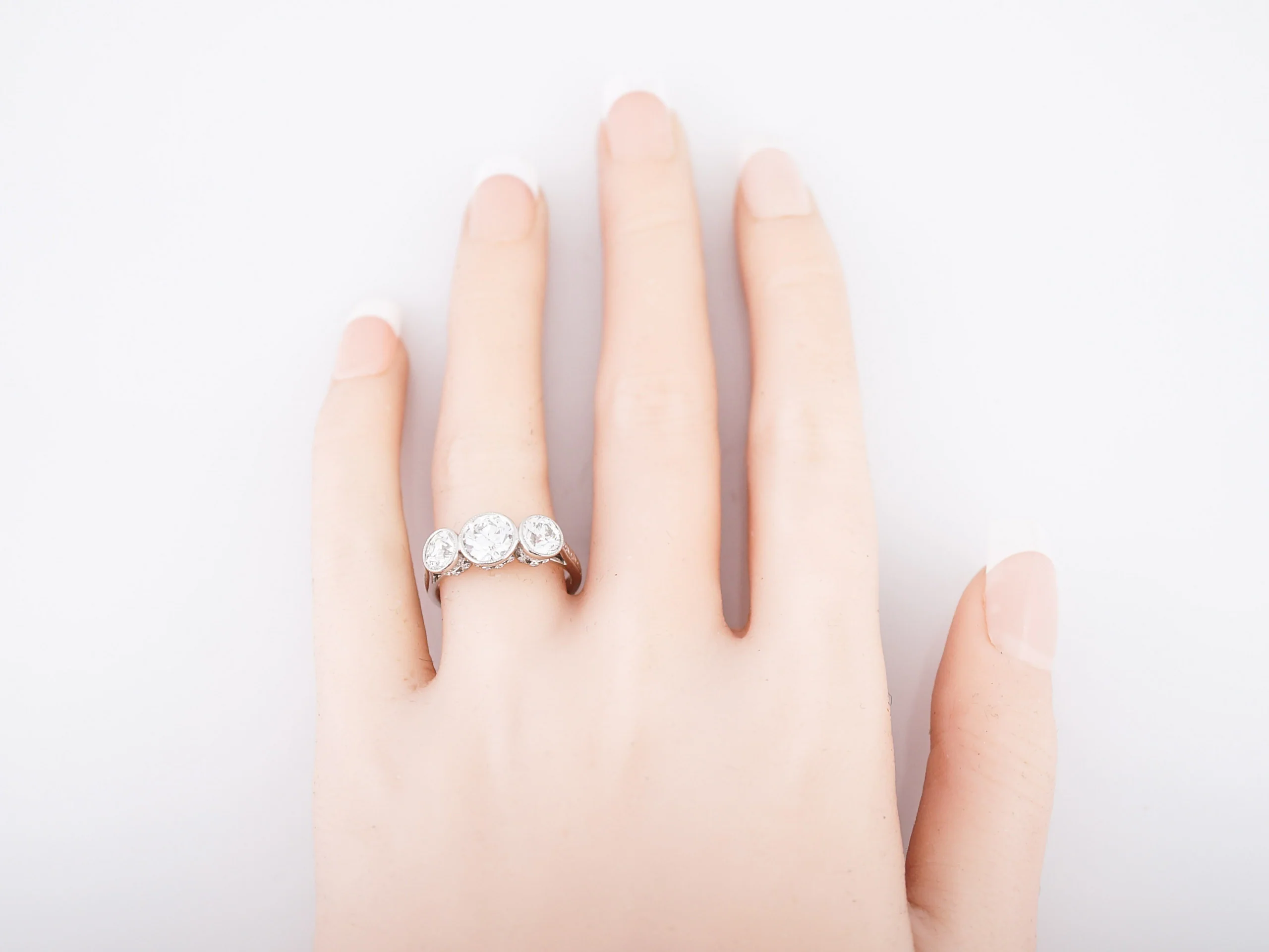 Engagement Ring Modern 2.26 Old European Cut in Platinum - Image 7