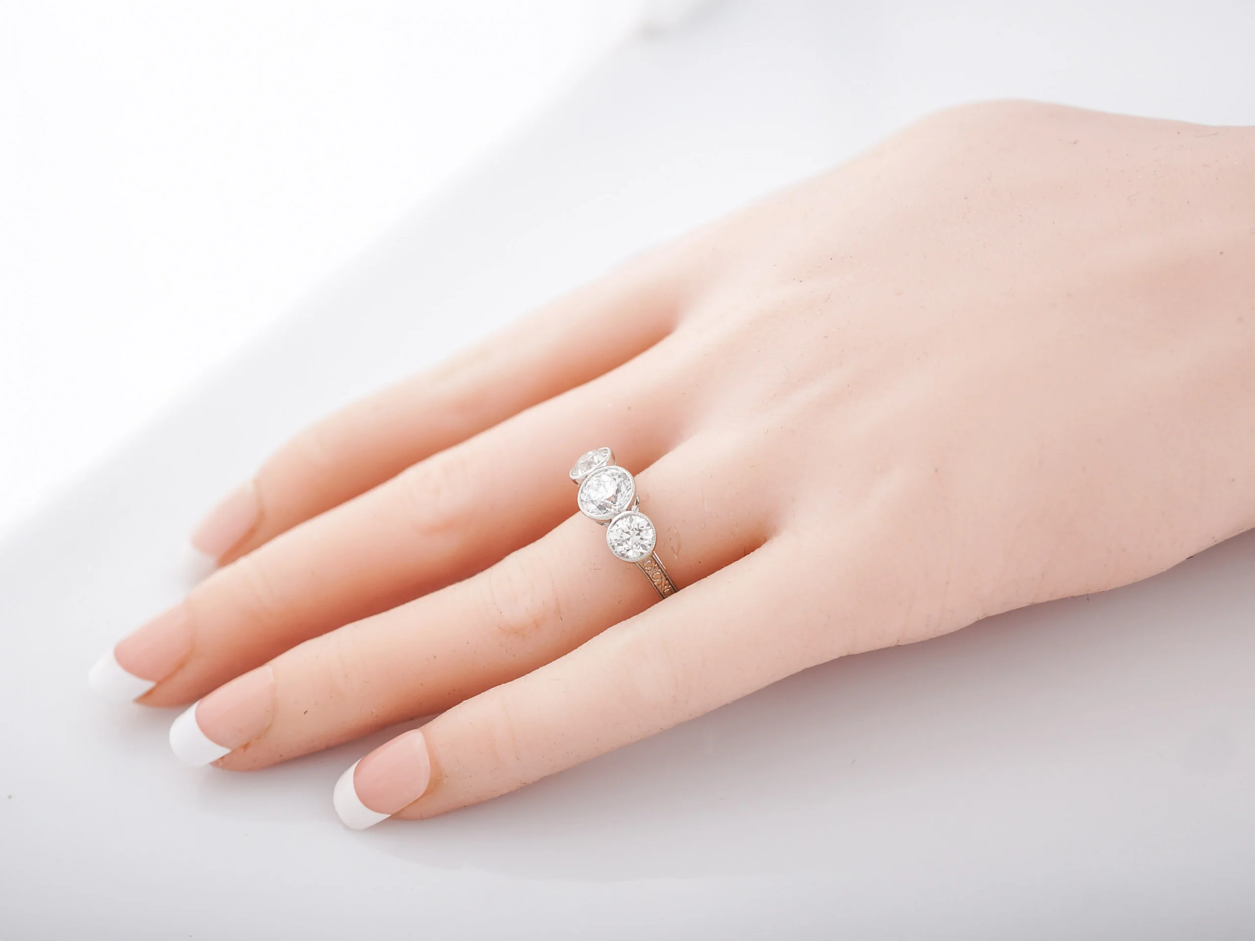 Engagement Ring Modern 2.26 Old European Cut in Platinum - Image 8
