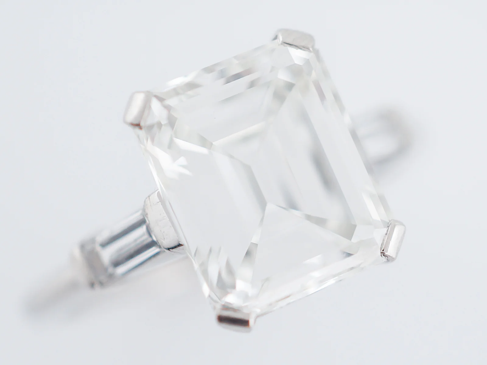 Engagement Ring Modern 3.00 Emerald Cut Diamond in Platinum - Image 4