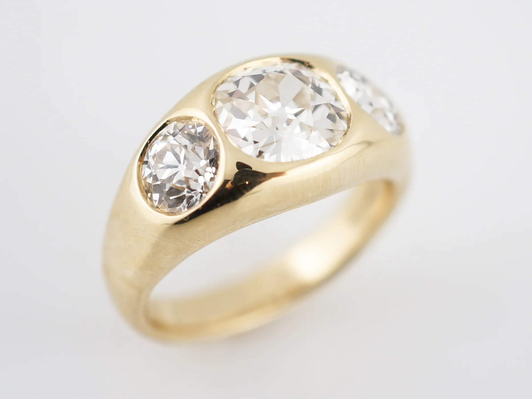Engagement Ring Modern 3.37 Old European Cut Diamonds in 18k Yellow Gold - Image 4
