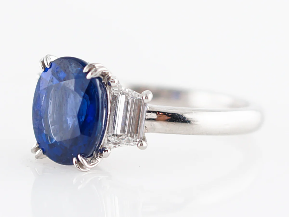 Engagement Ring Modern 3.43 Oval Cut Sapphire in Platinum - Image 2