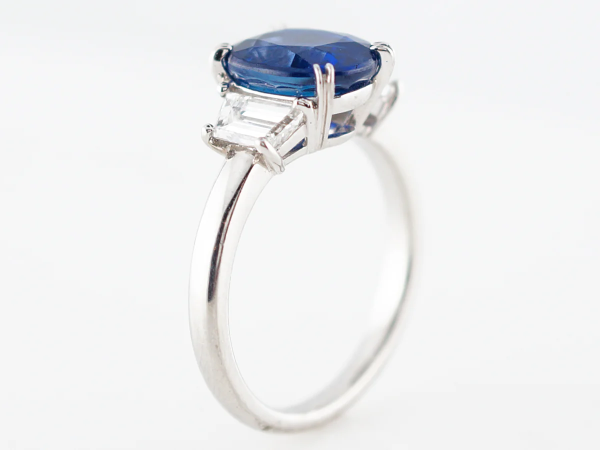 Engagement Ring Modern 3.43 Oval Cut Sapphire in Platinum - Image 5