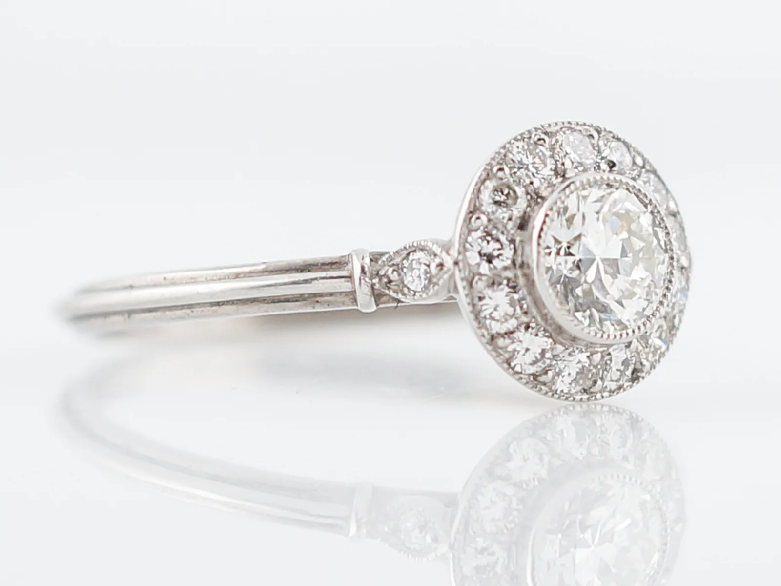 Engagement Ring Modern .39 Round Brilliant Cut Diamond in Platinum - Image 3