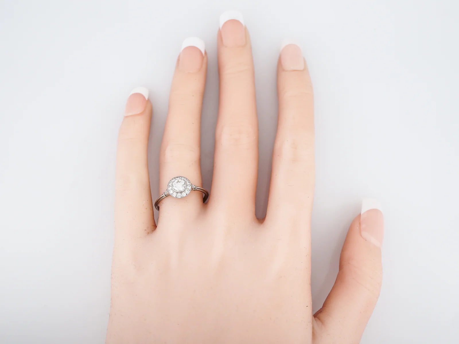 Engagement Ring Modern .39 Round Brilliant Cut Diamond in Platinum - Image 7