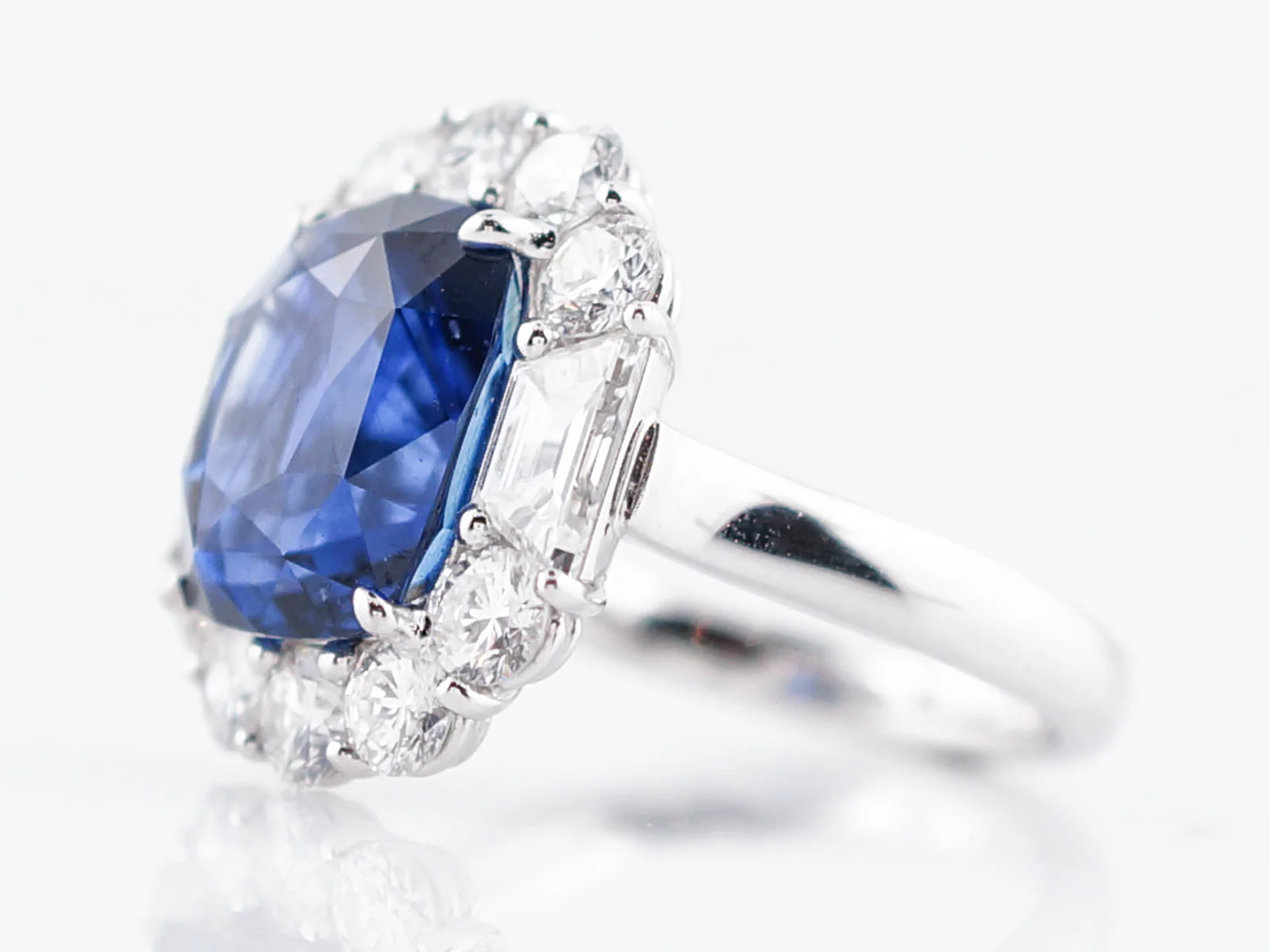Engagement Ring Modern 7.62 Cushion Cut Sapphire & 2.15 Diamonds in Platinum - Image 3