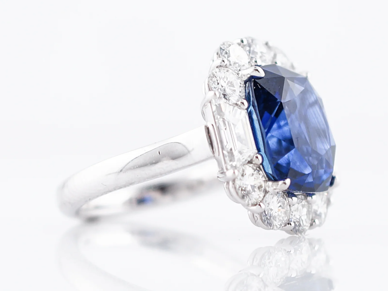 Engagement Ring Modern 7.62 Cushion Cut Sapphire & 2.15 Diamonds in Platinum - Image 4