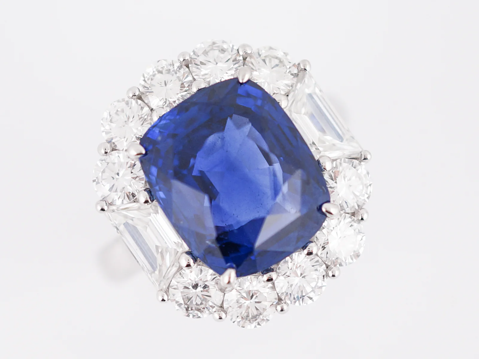 Engagement Ring Modern 7.62 Cushion Cut Sapphire & 2.15 Diamonds in Platinum - Image 5