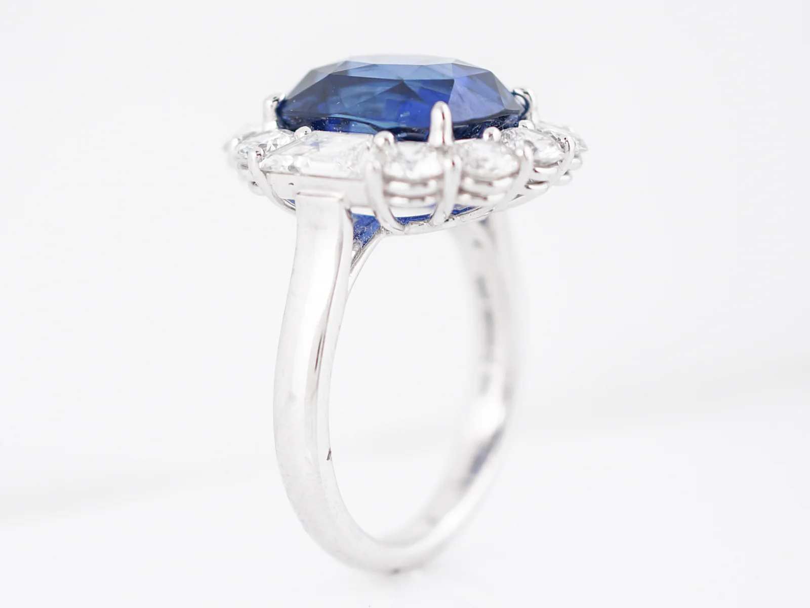 Engagement Ring Modern 7.62 Cushion Cut Sapphire & 2.15 Diamonds in Platinum - Image 6