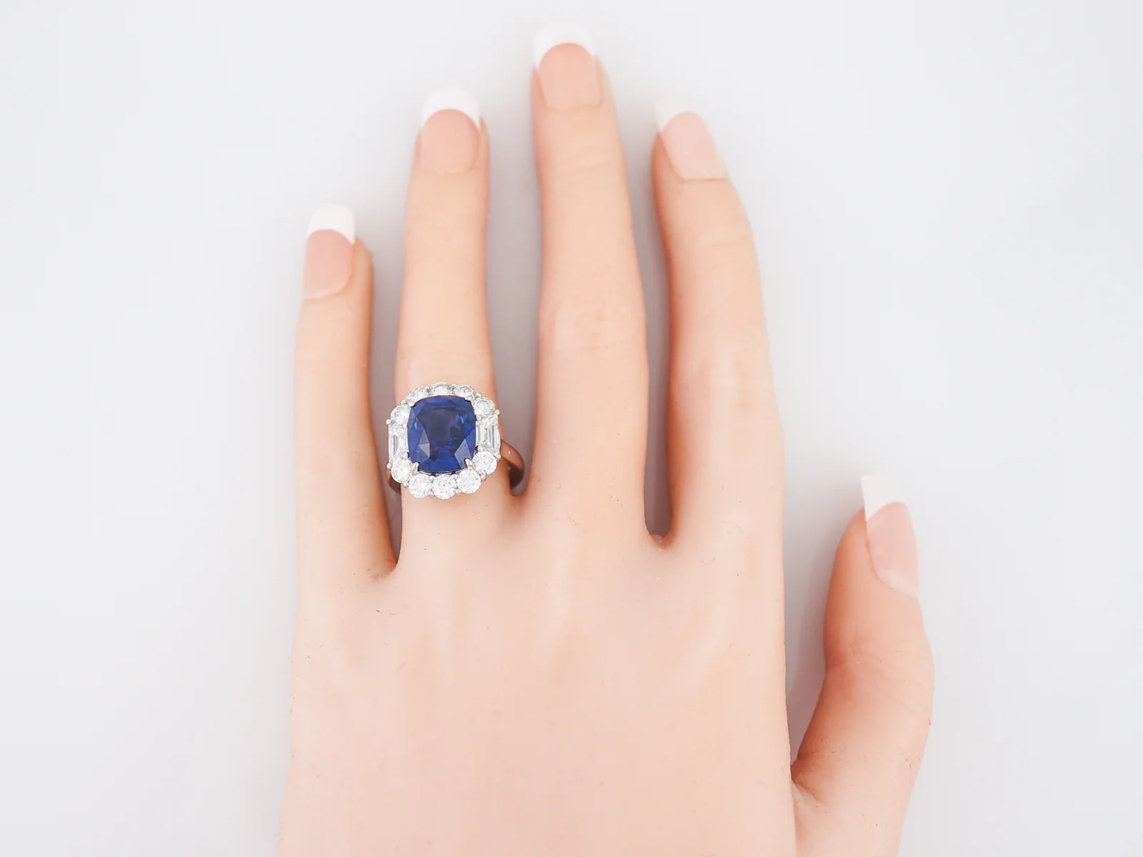 Engagement Ring Modern 7.62 Cushion Cut Sapphire & 2.15 Diamonds in Platinum - Image 7