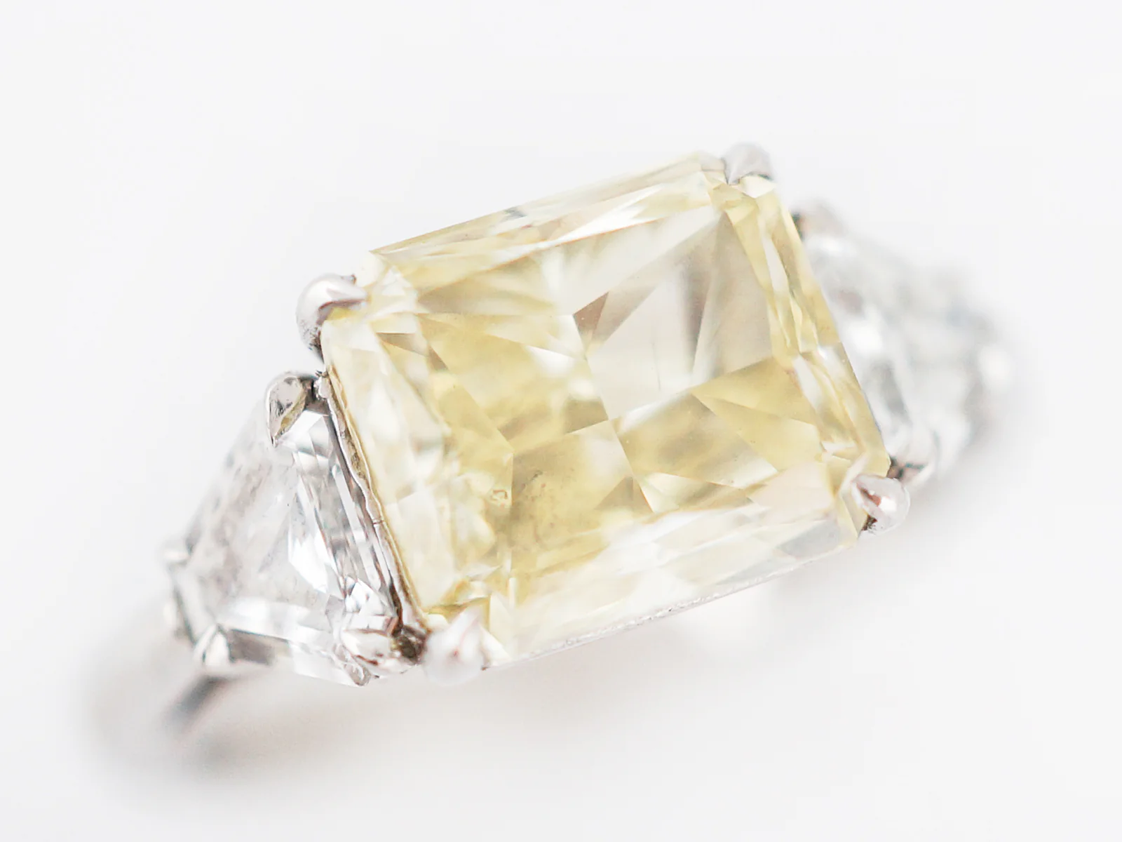 ***RTV***Engagement Ring Modern GIA 3.02 Rectangular Cut Yellow Diamond in Platinum - Image 4