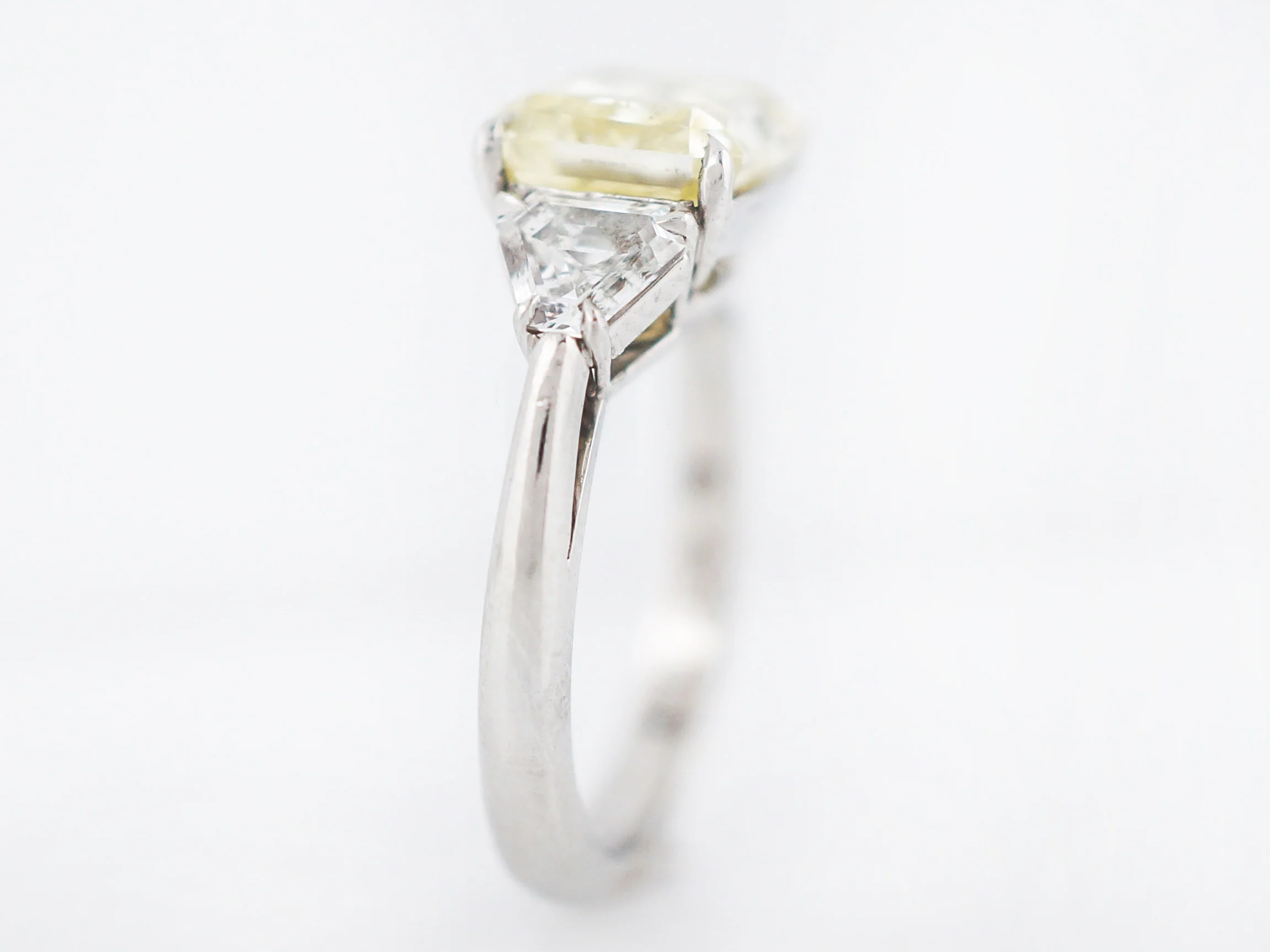 ***RTV***Engagement Ring Modern GIA 3.02 Rectangular Cut Yellow Diamond in Platinum - Image 5