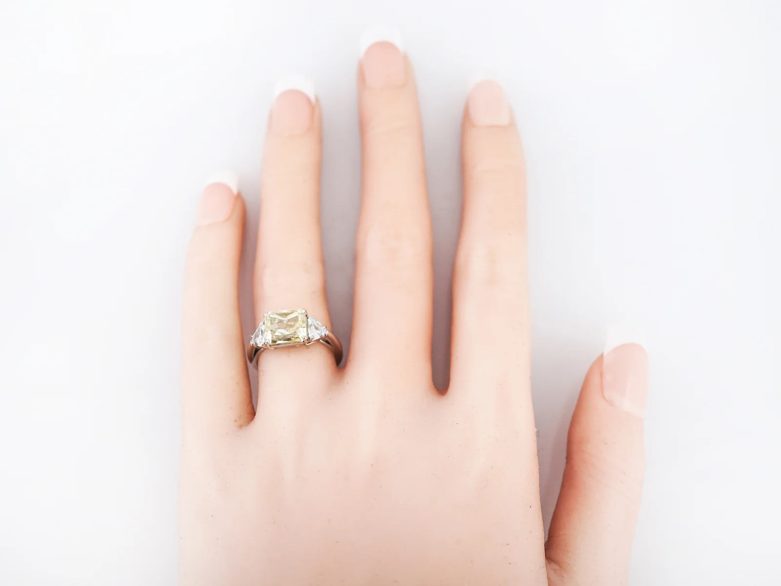 ***RTV***Engagement Ring Modern GIA 3.02 Rectangular Cut Yellow Diamond in Platinum - Image 6