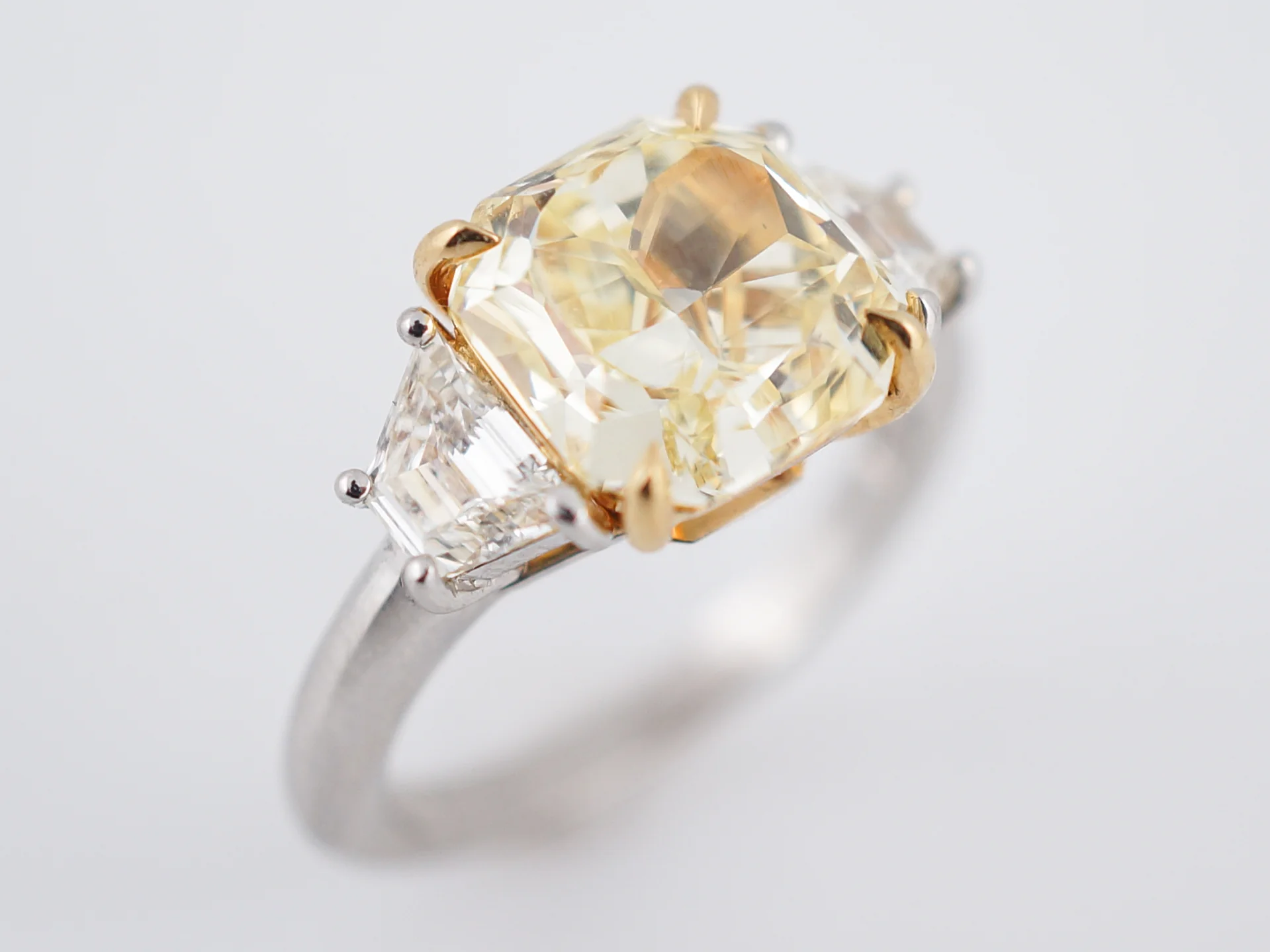 Engagement Ring Modern GIA 4.13 Modified Brilliant Cut Fancy Intense Yellow Diamond in Platinum - Image 4