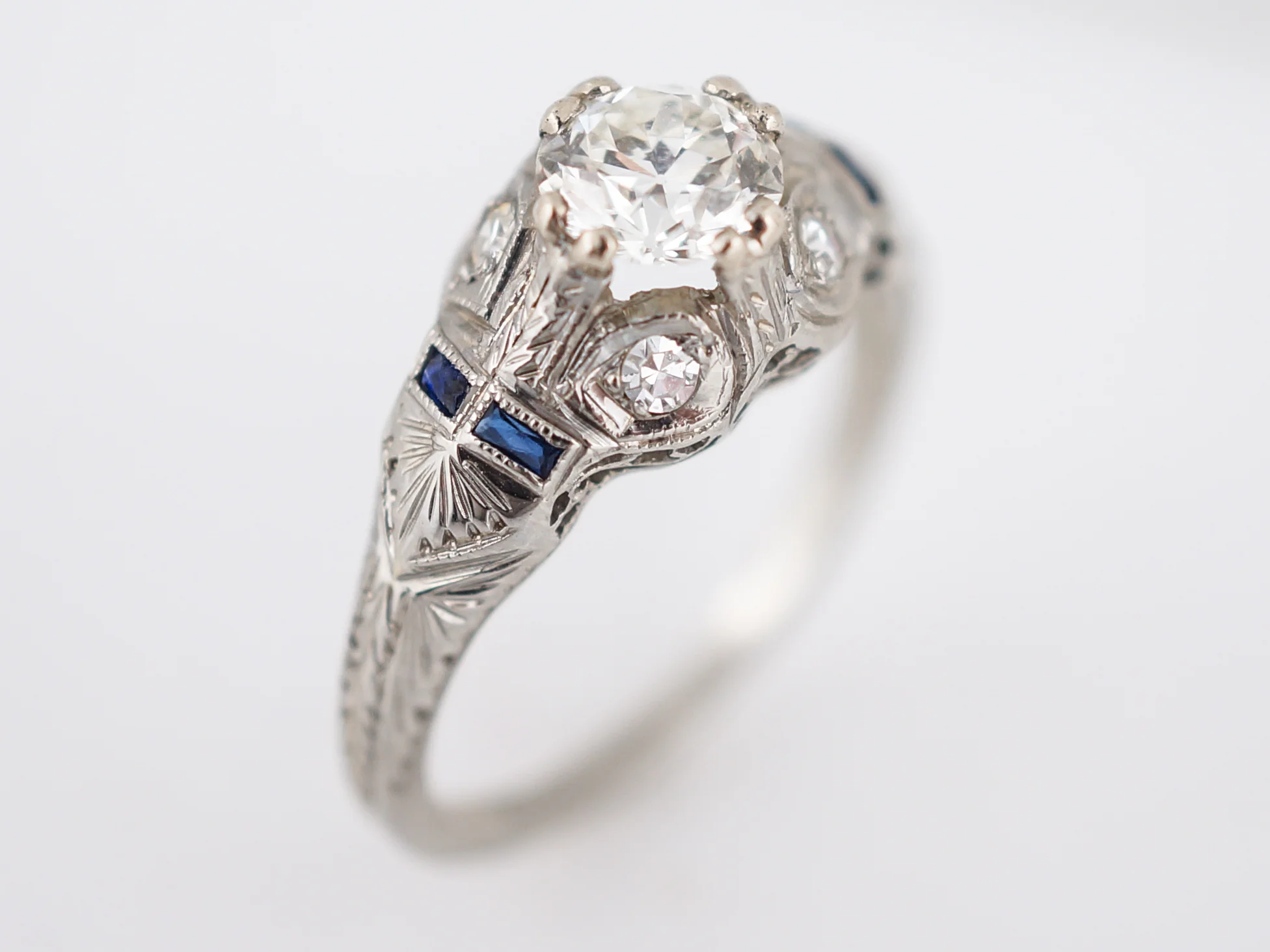 Engraved 1920s Diamond & Sapphire Engagement Ring - Image 4