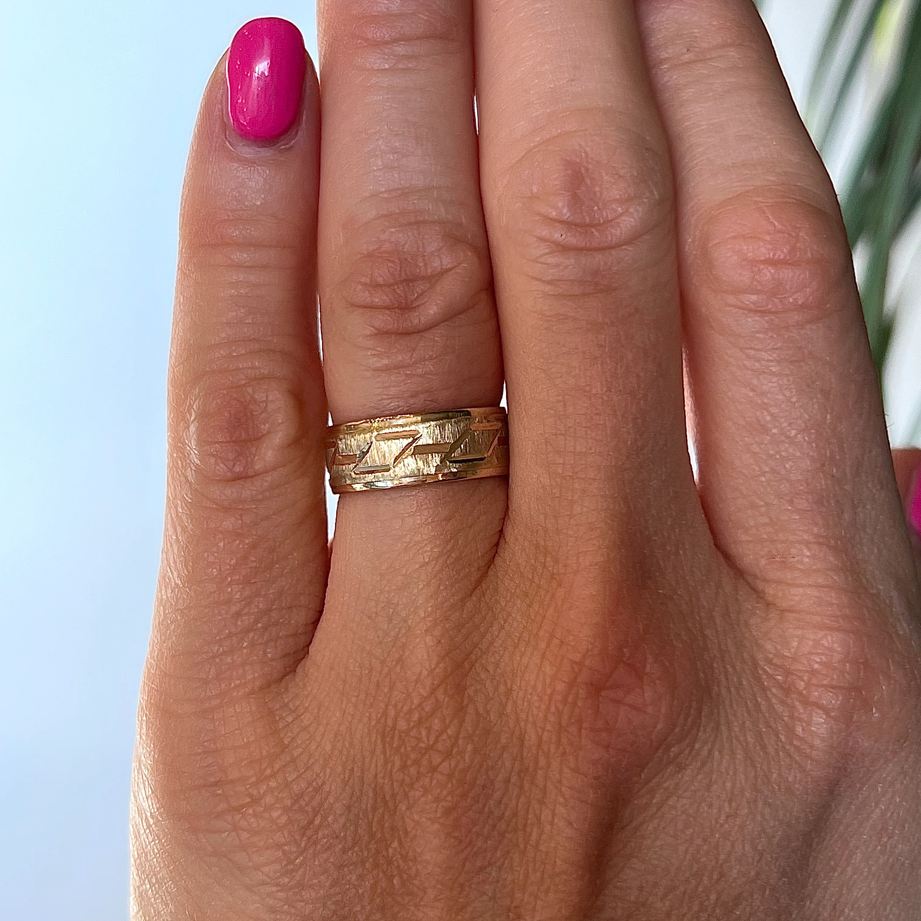 Engraved Textured Wedding Band in 14k Yellow Gold - Image 6