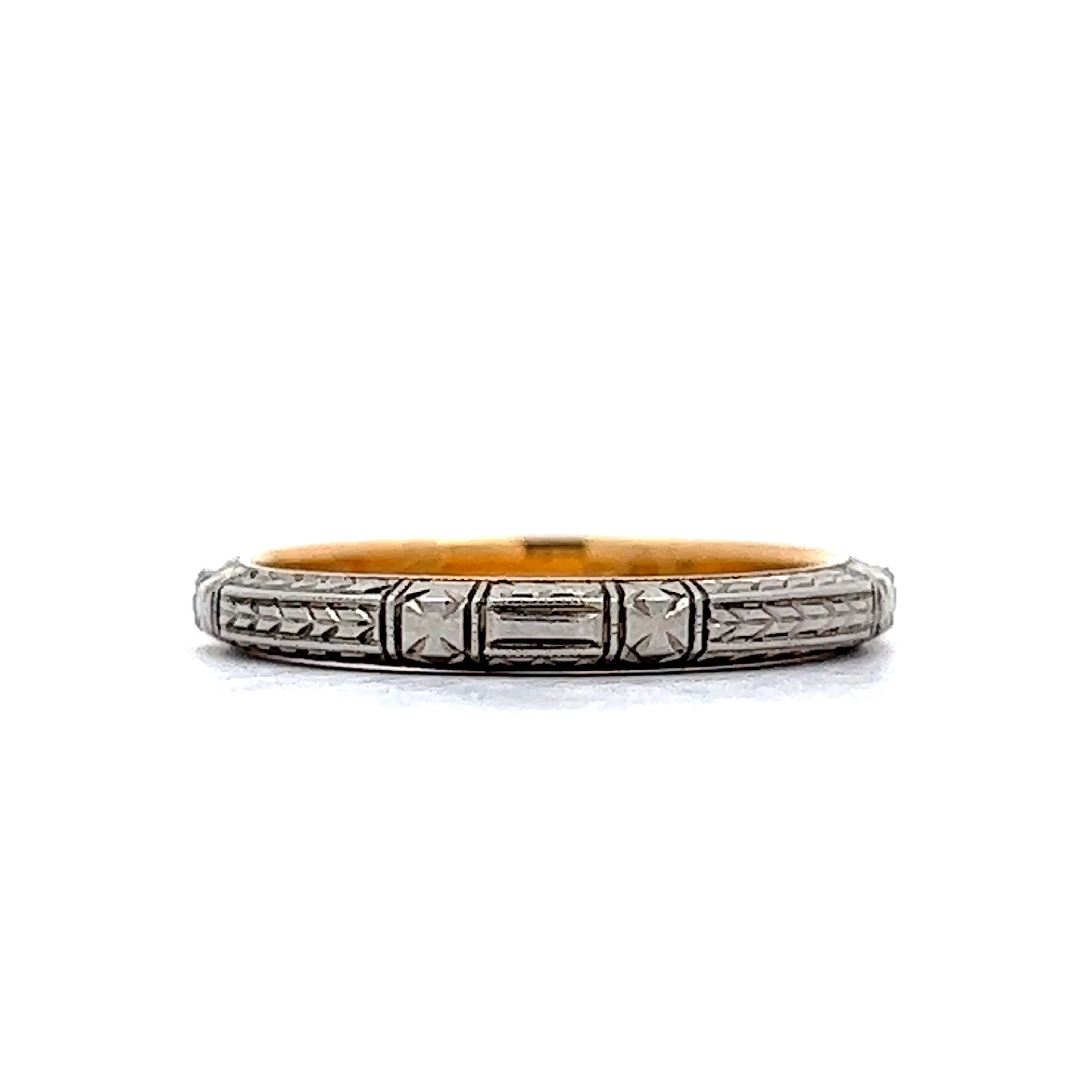 Engraved Two-Tone Art Deco Wedding Band in 18k - Image 3