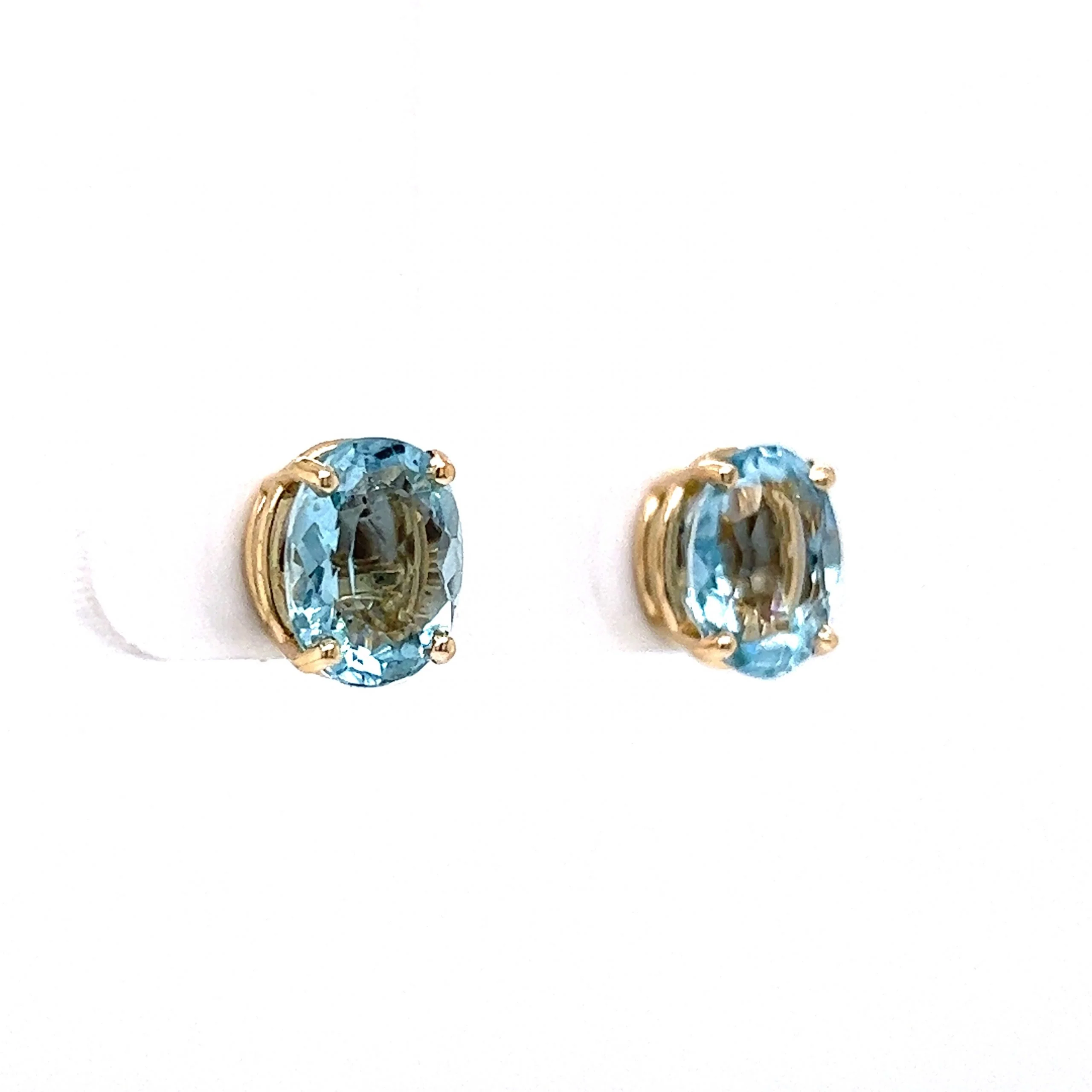 Everyday Oval Cut Aquamarine Stud Earrings in 14k Yellow Gold - Image 3