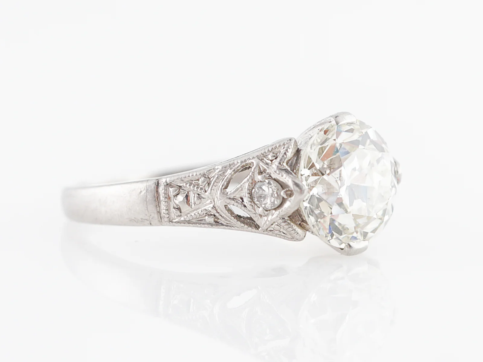 Exquisite Art Deco Diamond Engagement Ring in Platinum - Image 3