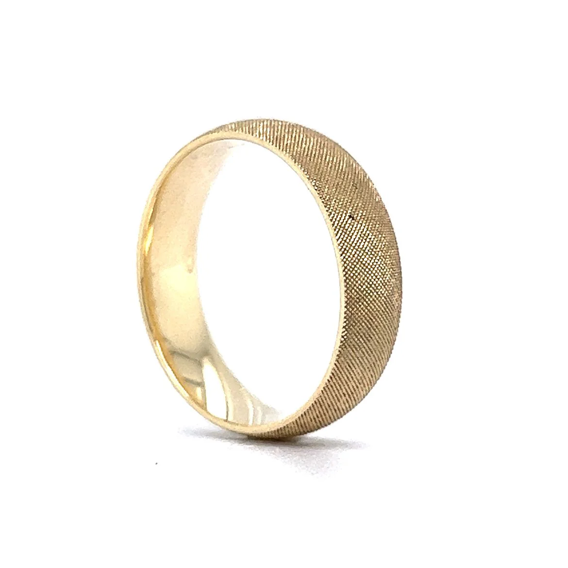 Florentine Finish Men's Wedding Band in 10k Yellow Gold - Image 5