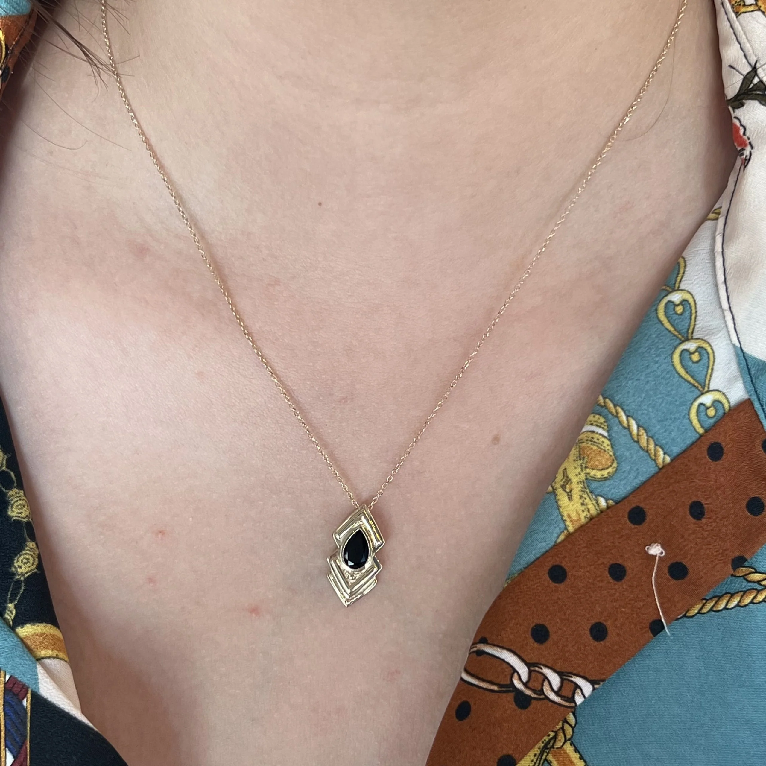 Geometric Black Onyx Pendant Necklace in 14k Yellow Gold - Image 4