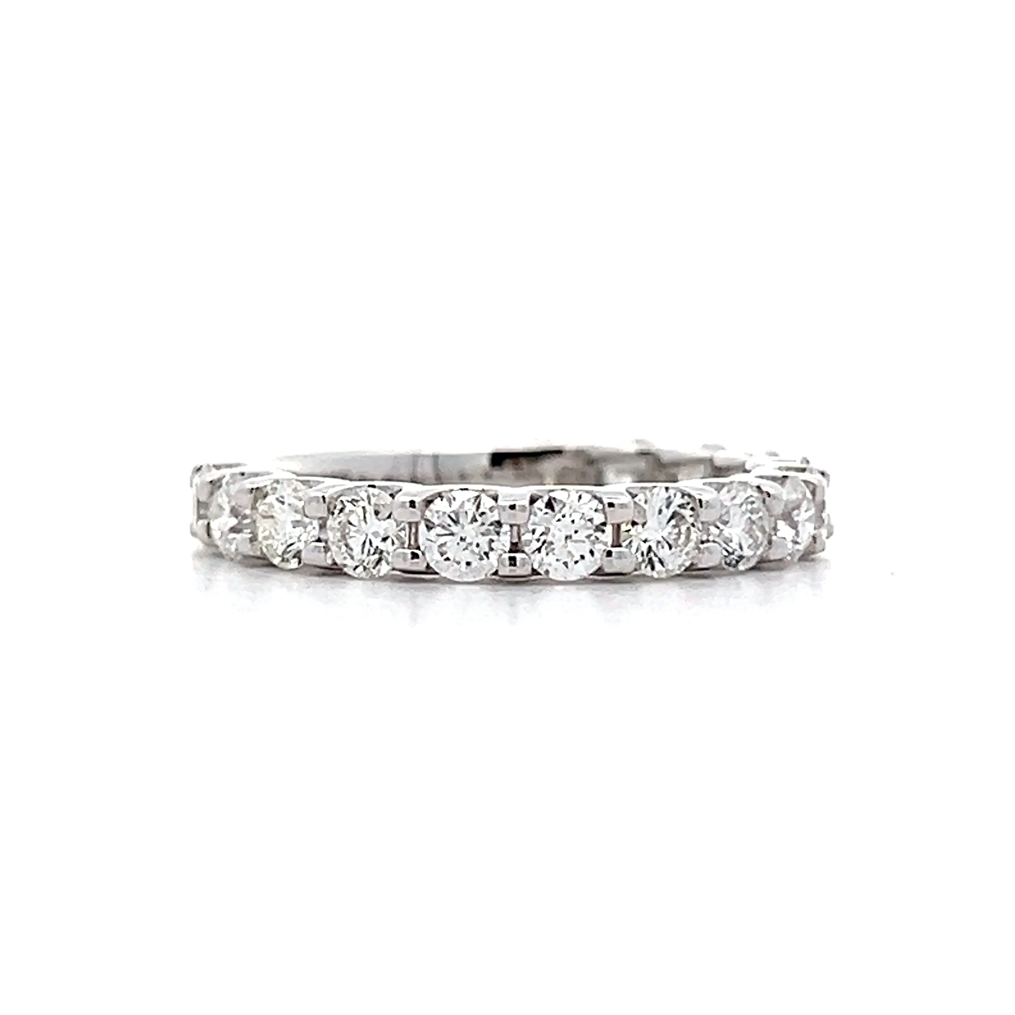 1.50 Round Brilliant Diamond Wedding Band in 18k - Image 3