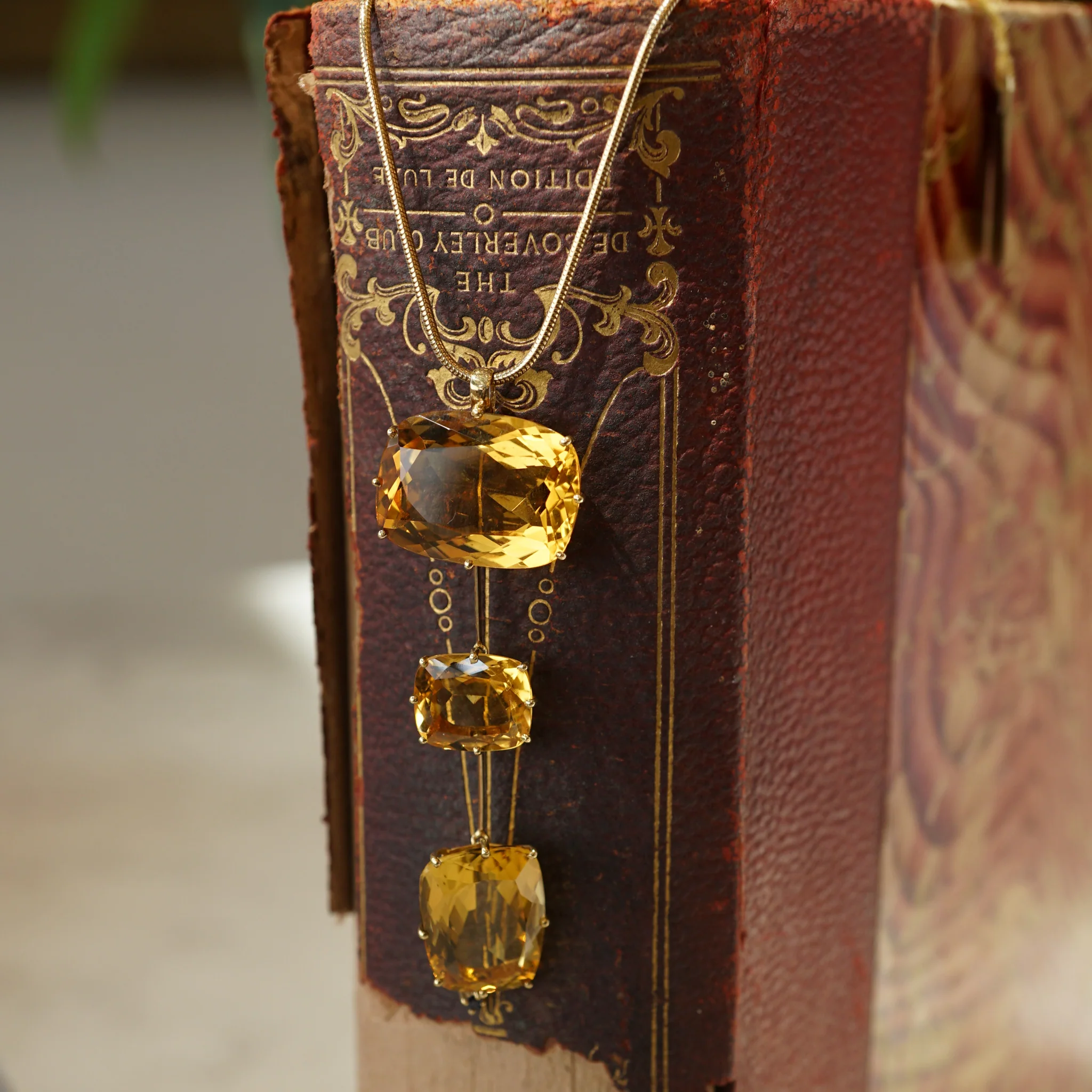 H.Stern Citrine Pendant Necklace in 18k Yellow Gold - Image 3