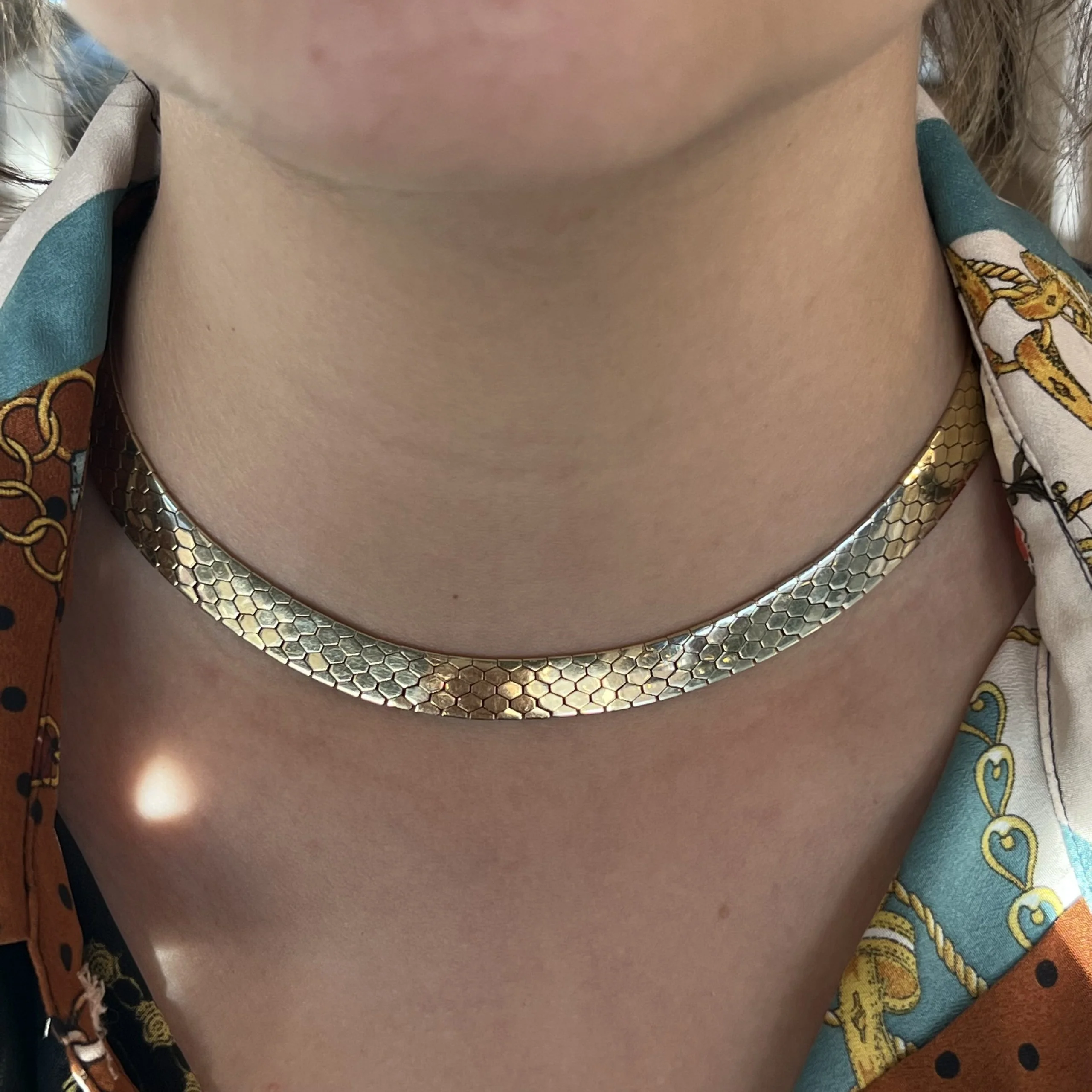 Honeycomb Patterned Collar Necklace in 14k Yellow Gold - Image 3