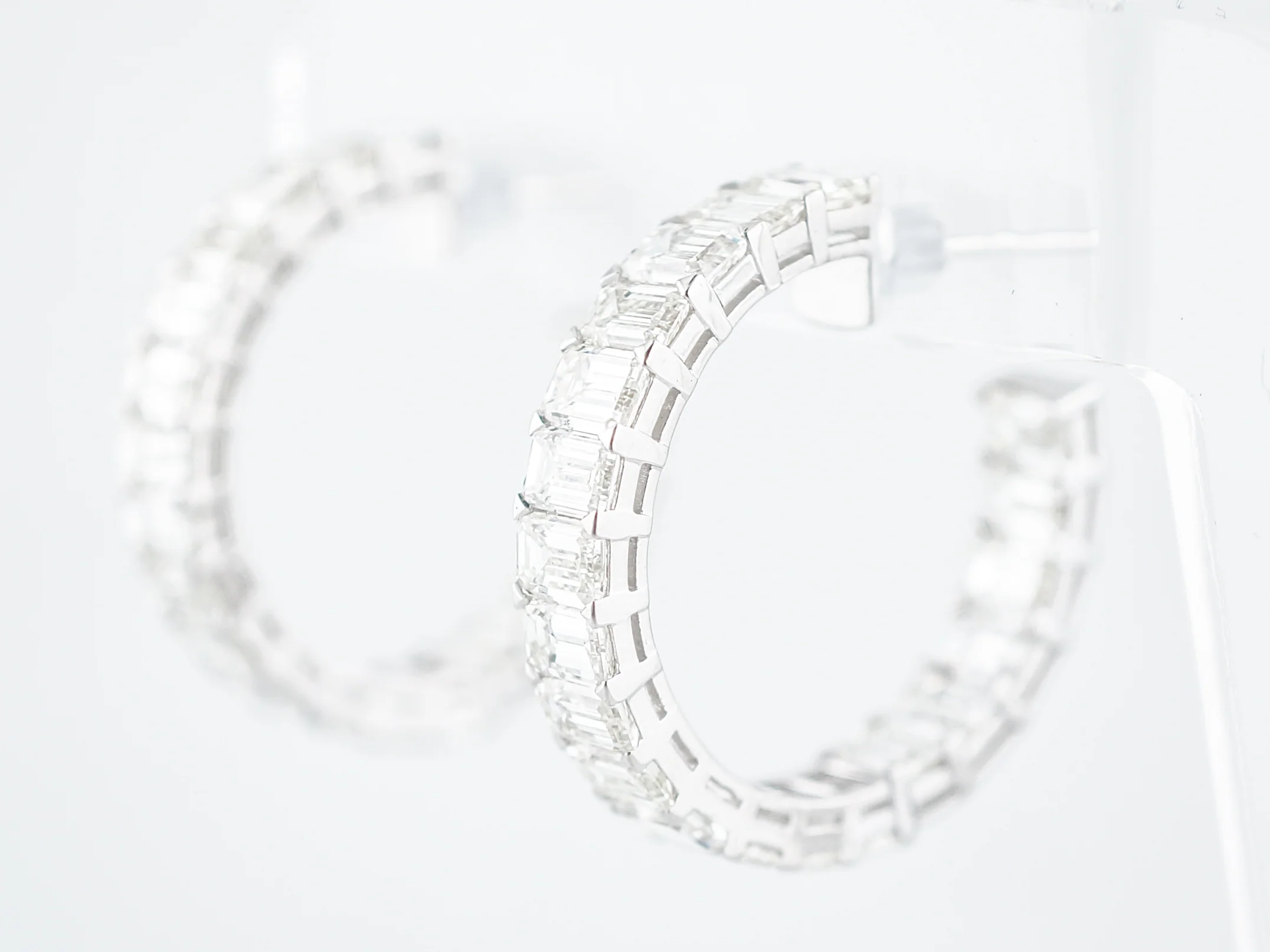 ***RTV***Hoop Earrings Modern 17.97 Emerald Cut Diamonds in 18K White Gold - Image 3