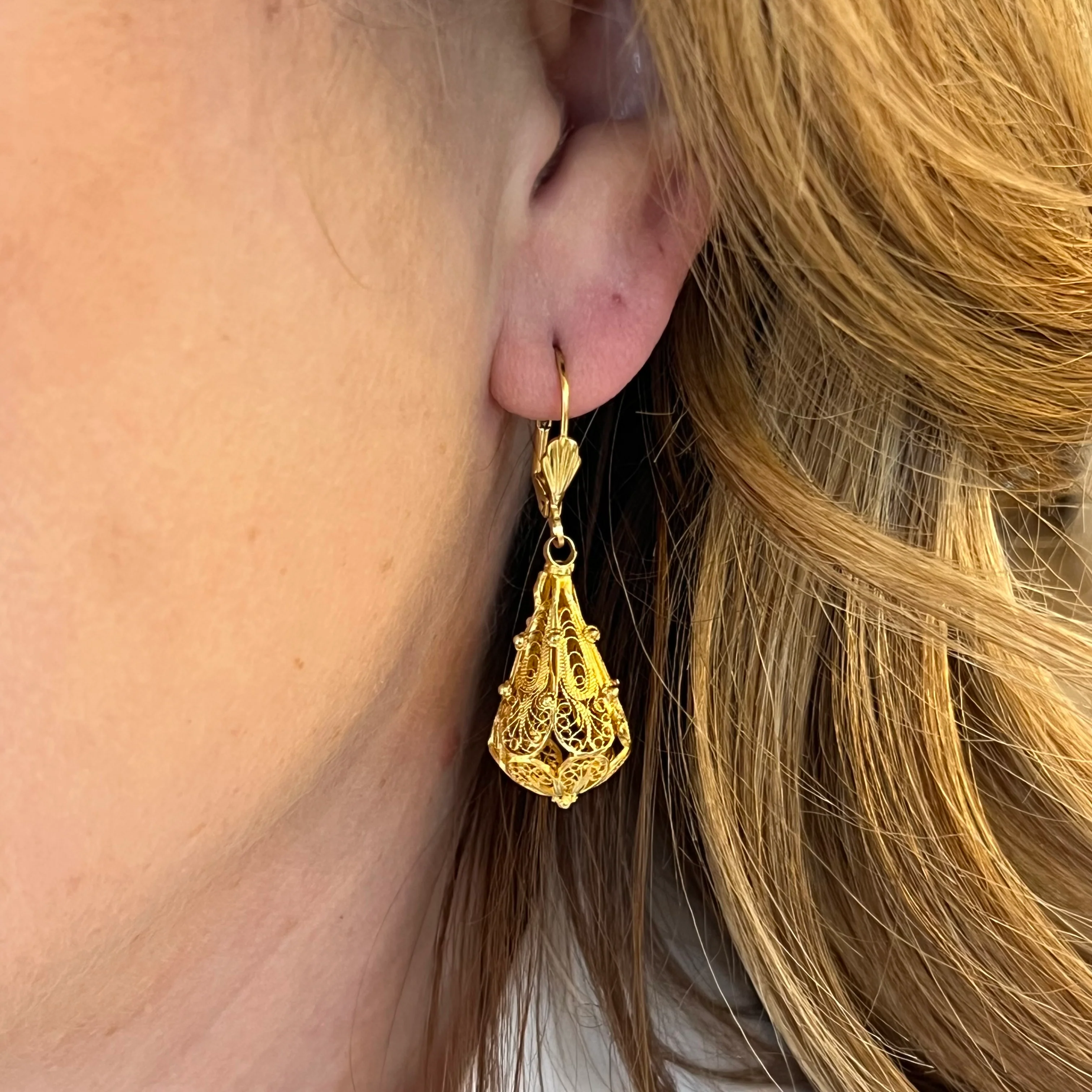 Intricate Filigree Mid-Century Drop Earrings in 14k Yellow Gold - Image 4