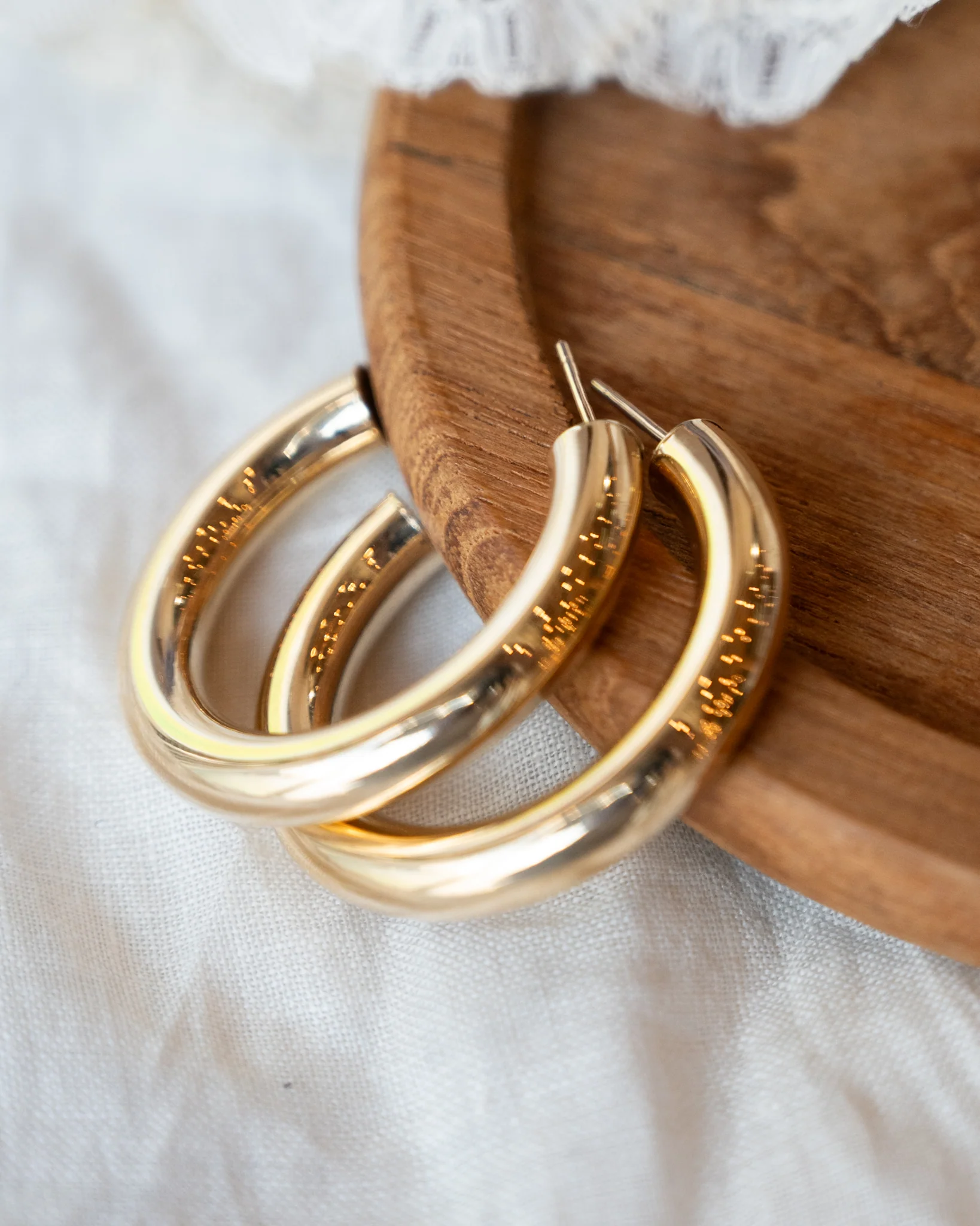 Large Hollow Hoop Earrings in 14k Yellow Gold - Image 4