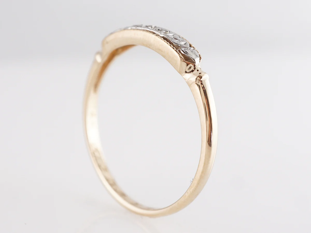 Late Art Deco Wedding Band w/ Diamonds in Yellow Gold - Image 5