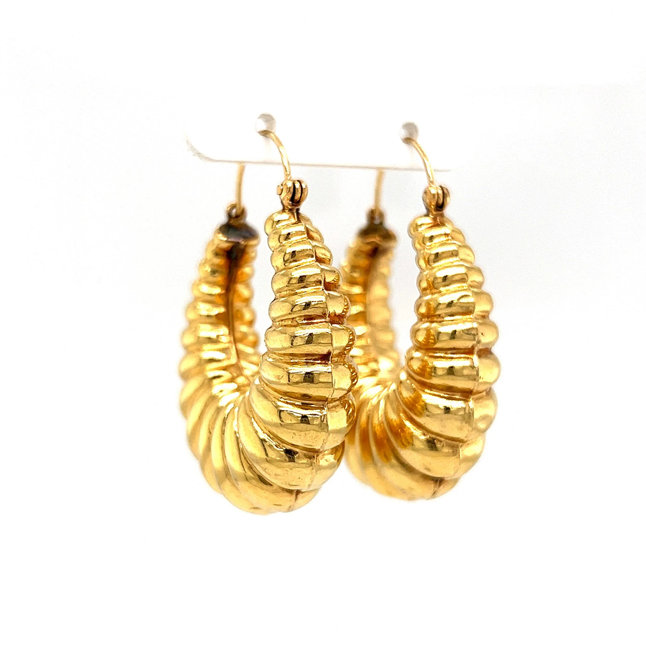 Lightweight Scalloped Hoop Earrings in 14k Yellow Gold - Image 3