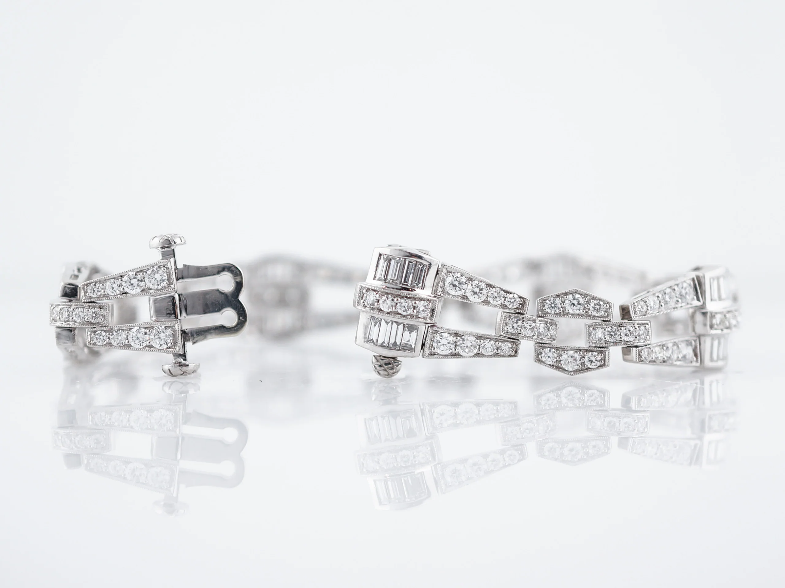 Link Bracelet Modern 6.38 Round Brilliant & Baguette Cut Diamonds in Platinum - Image 2