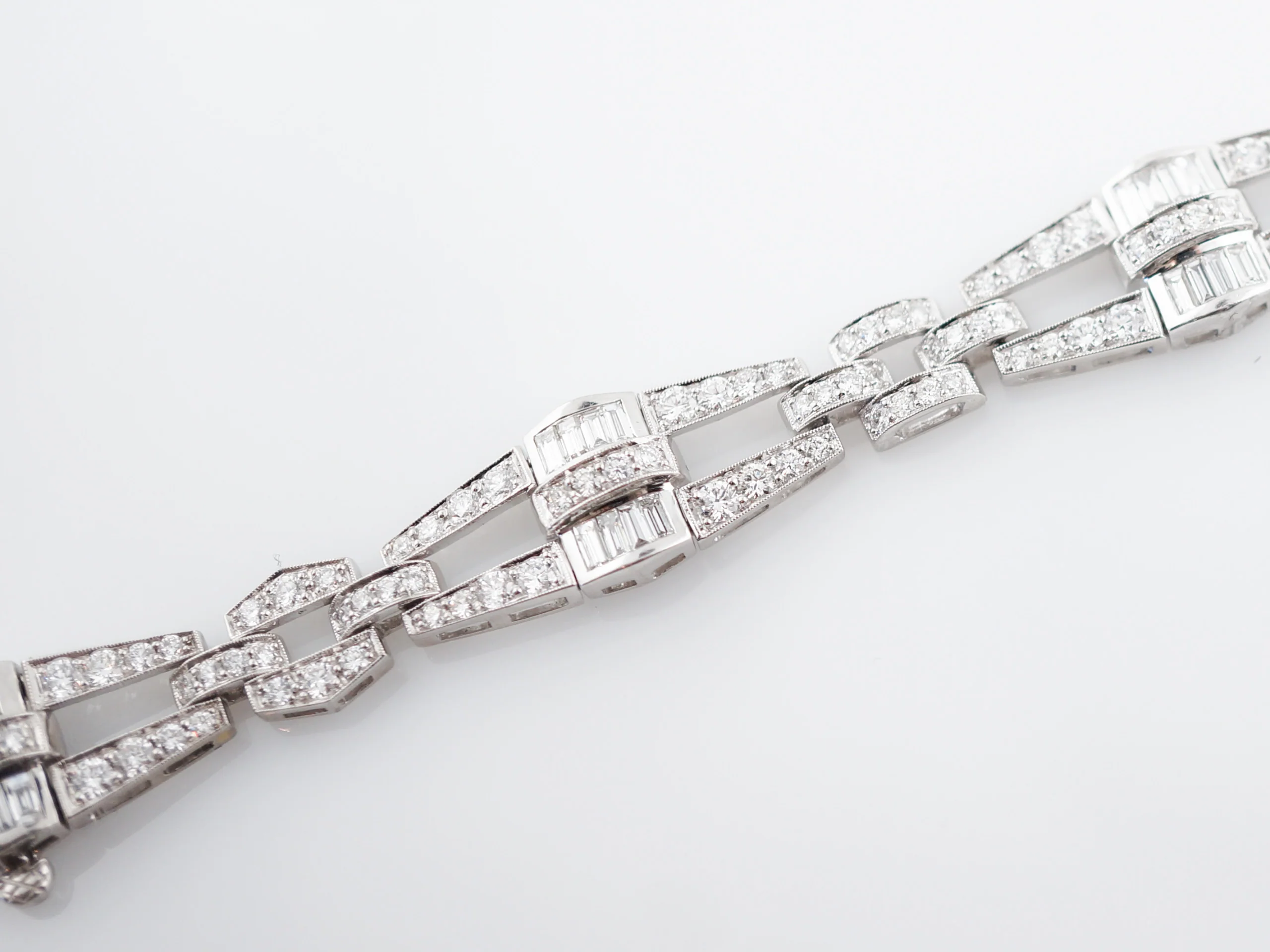 Link Bracelet Modern 6.38 Round Brilliant & Baguette Cut Diamonds in Platinum - Image 4