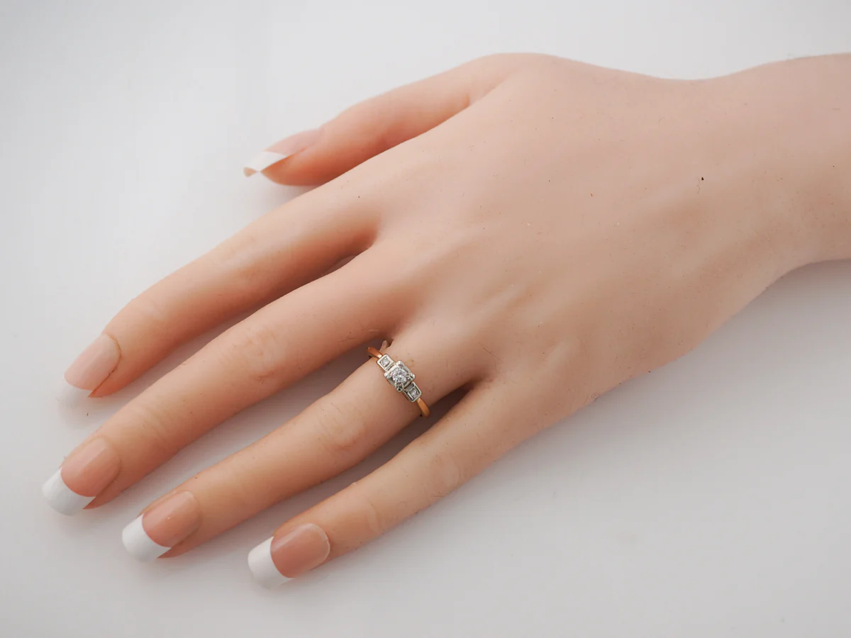 Lovely Three Stone Retro Diamond Engagement Ring in 14k - Image 7