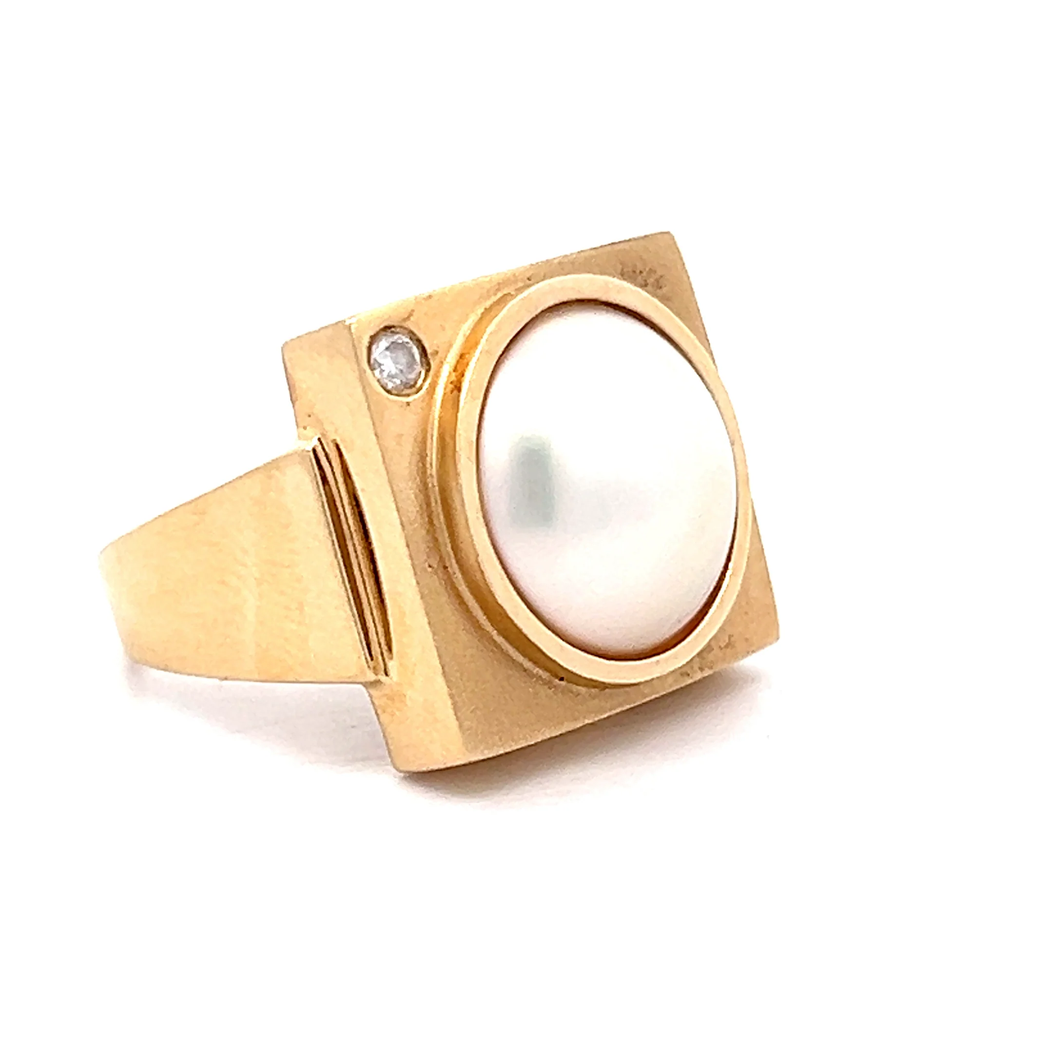 Mabe Pearl & Diamond Cocktail Ring in 14k Yellow Gold - Image 3