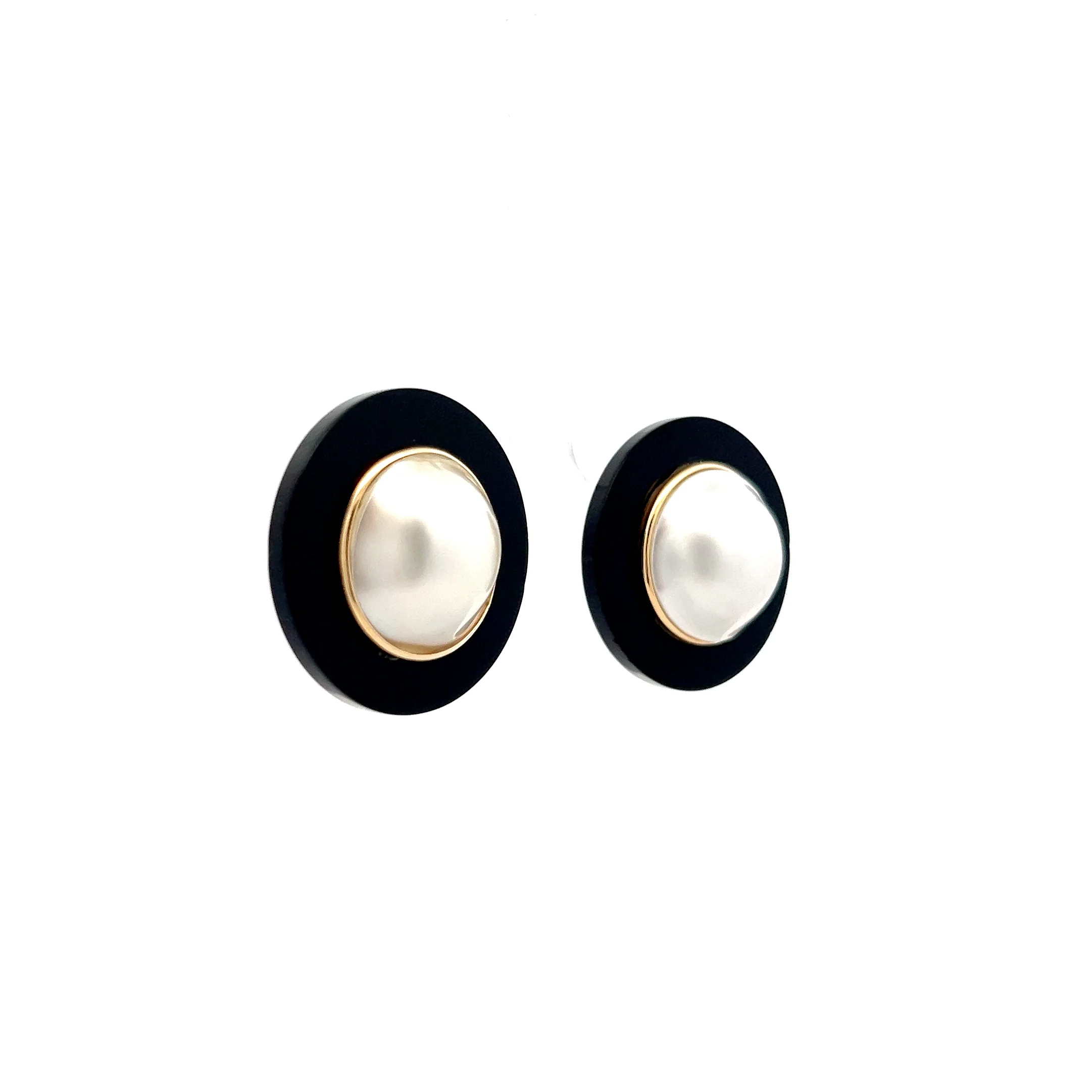 Mabe Pearl & Onyx Oversized Stud Earrings in 14k - Image 3
