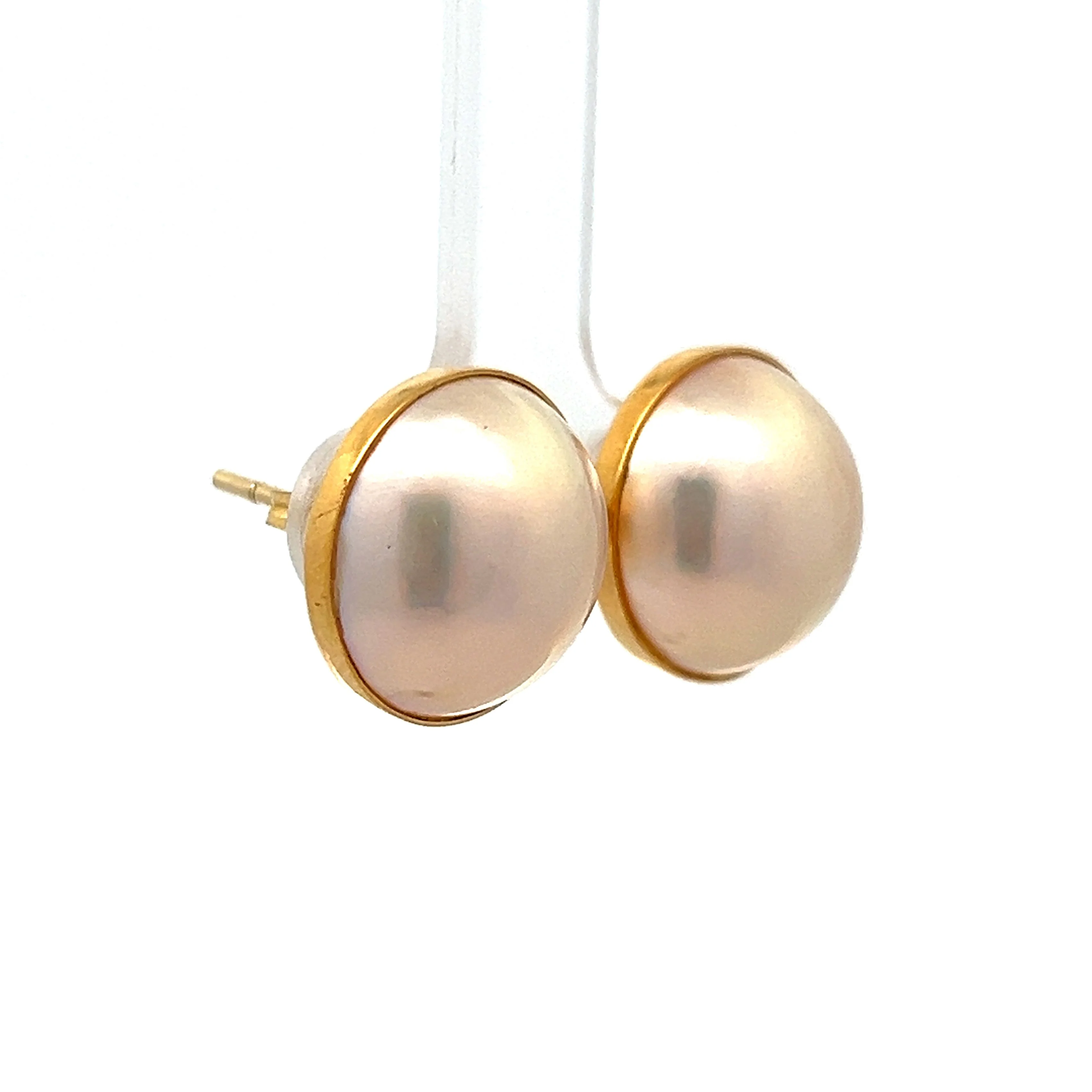 Mabe Pearl Stud Earrings in 18k Yellow Gold - Image 3