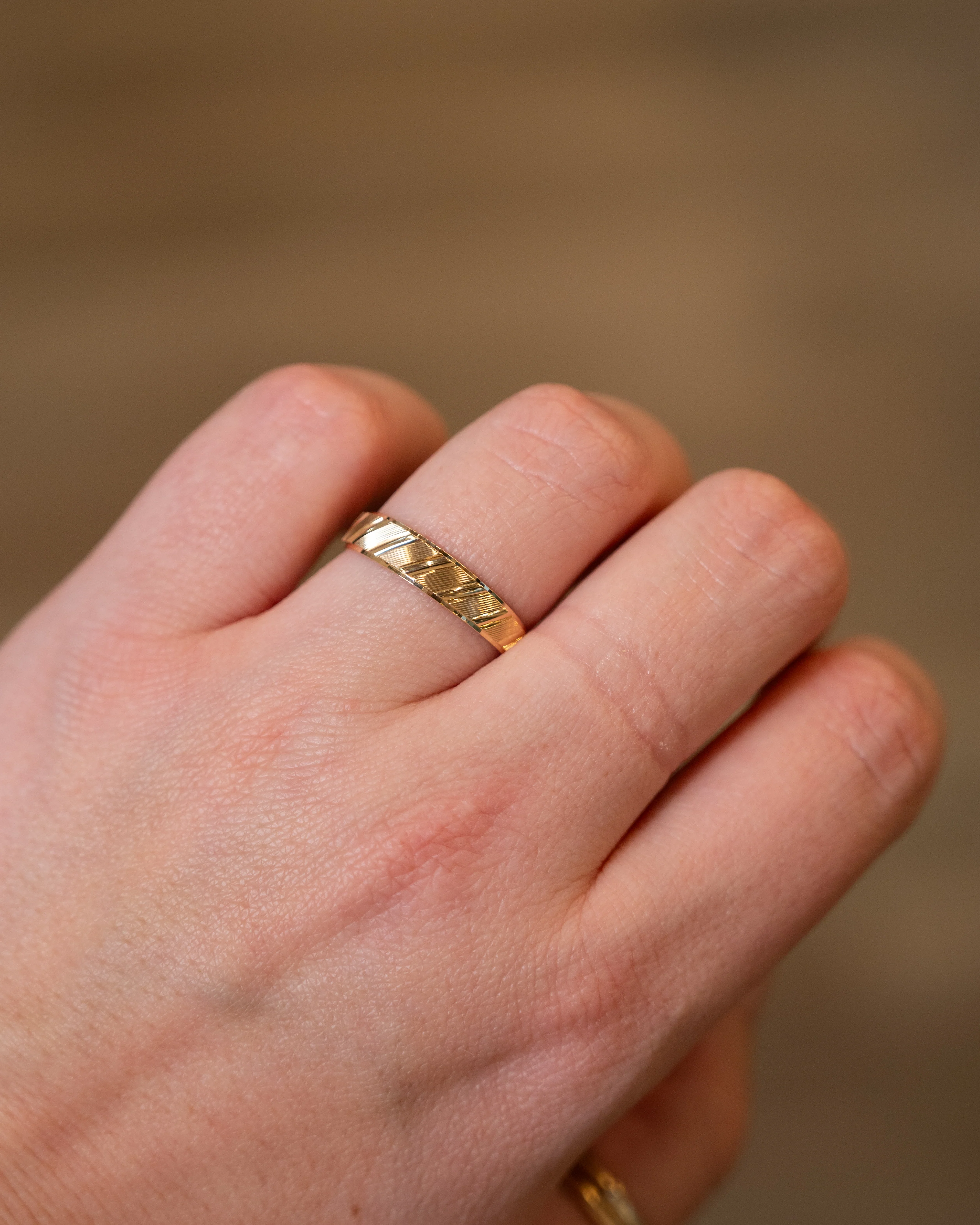 Mens 5mm Textured Wedding Band 14k Yellow Gold - Image 7