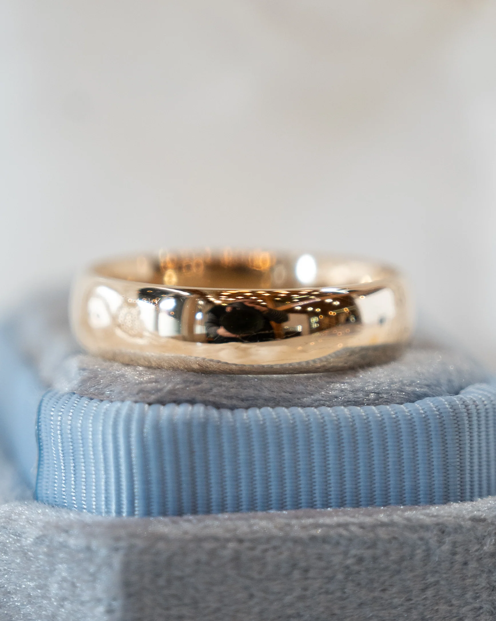 Mens 6mm Eurodome Style Wedding Band 14k Yellow Gold - Image 6