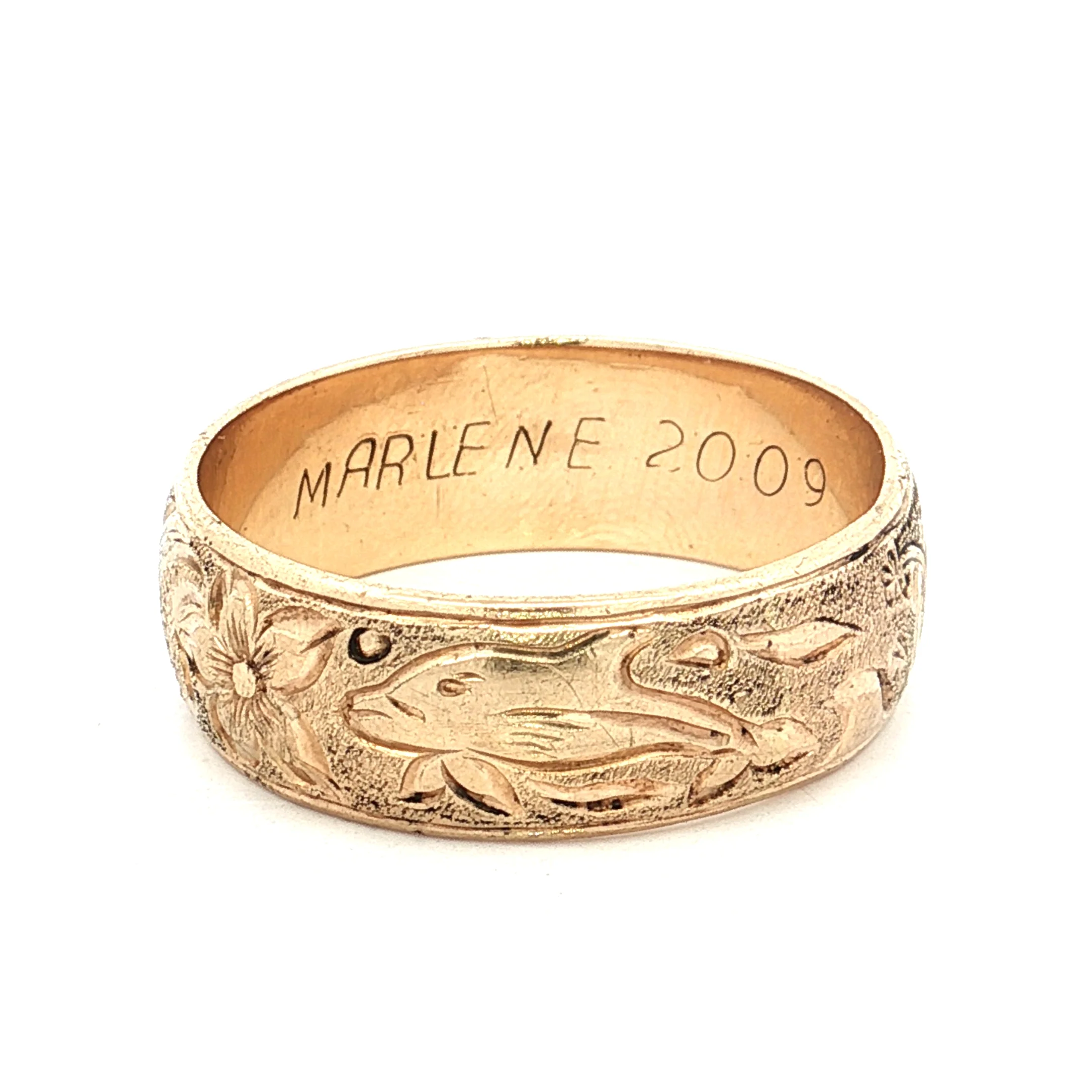 Mens 8mm Engraved Wedding Band 14k Yellow Gold - Image 5