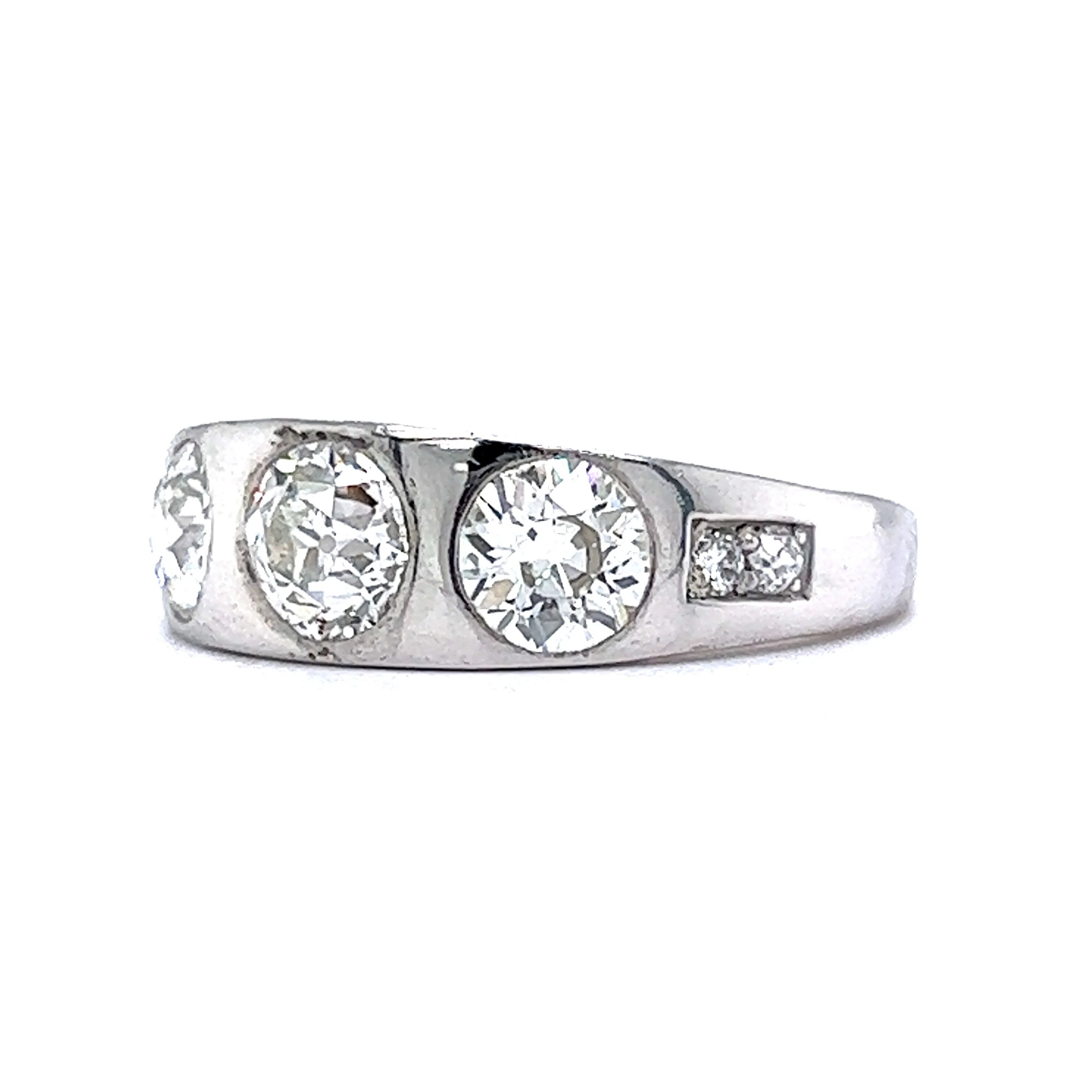 Antique Art Deco Diamond Ring in Platinum - Image 2