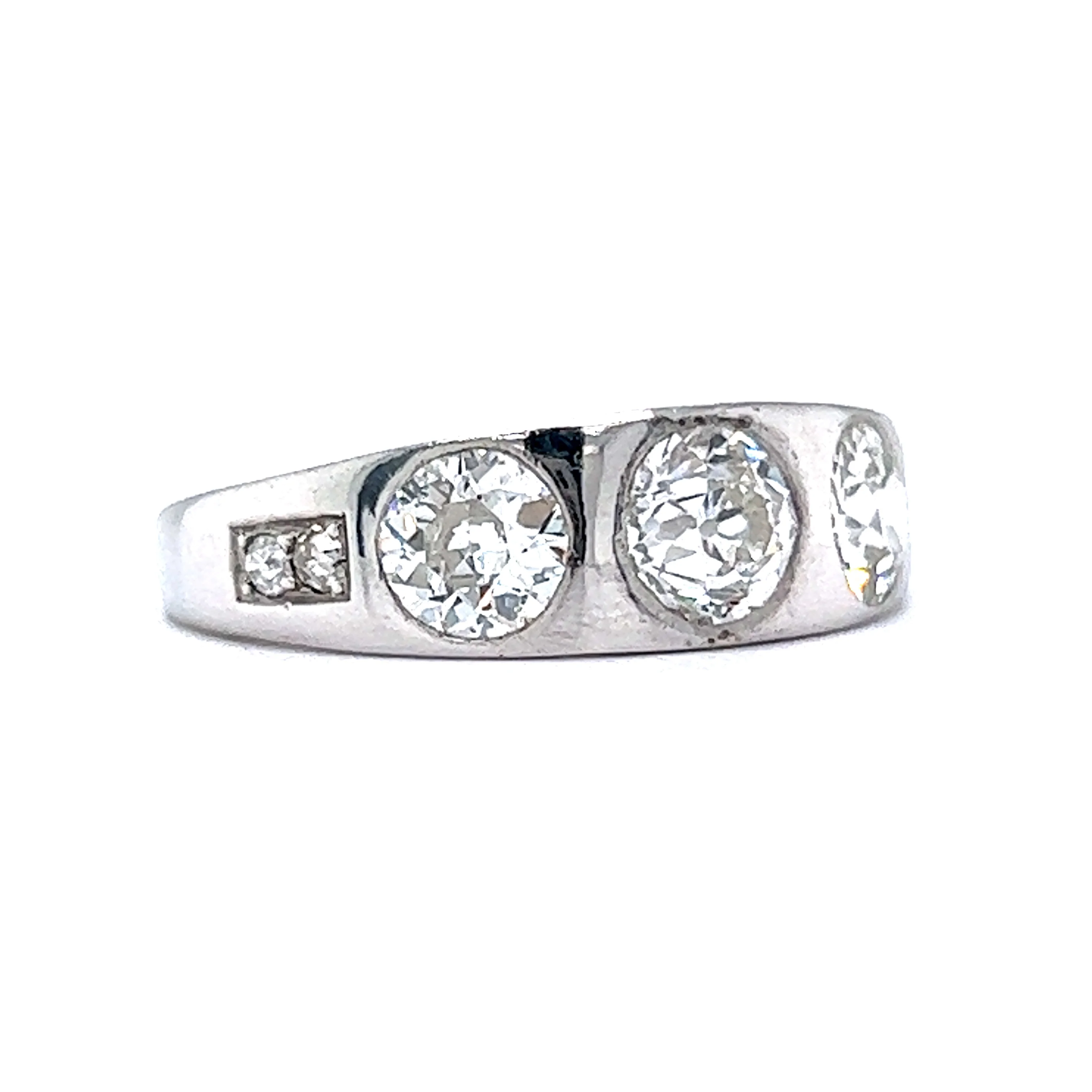 Antique Art Deco Diamond Ring in Platinum - Image 3