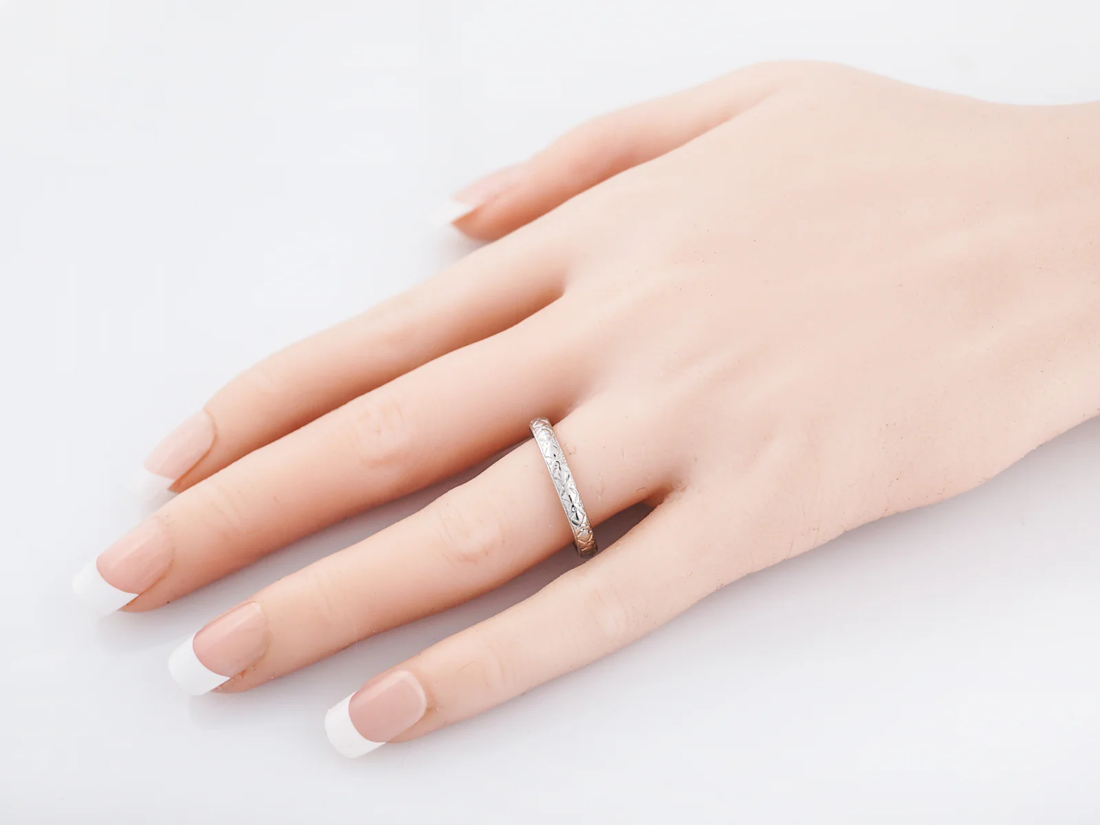 Men's Antique Wedding Band Art Deco Orange Blossom in 18k White Gold - Image 5