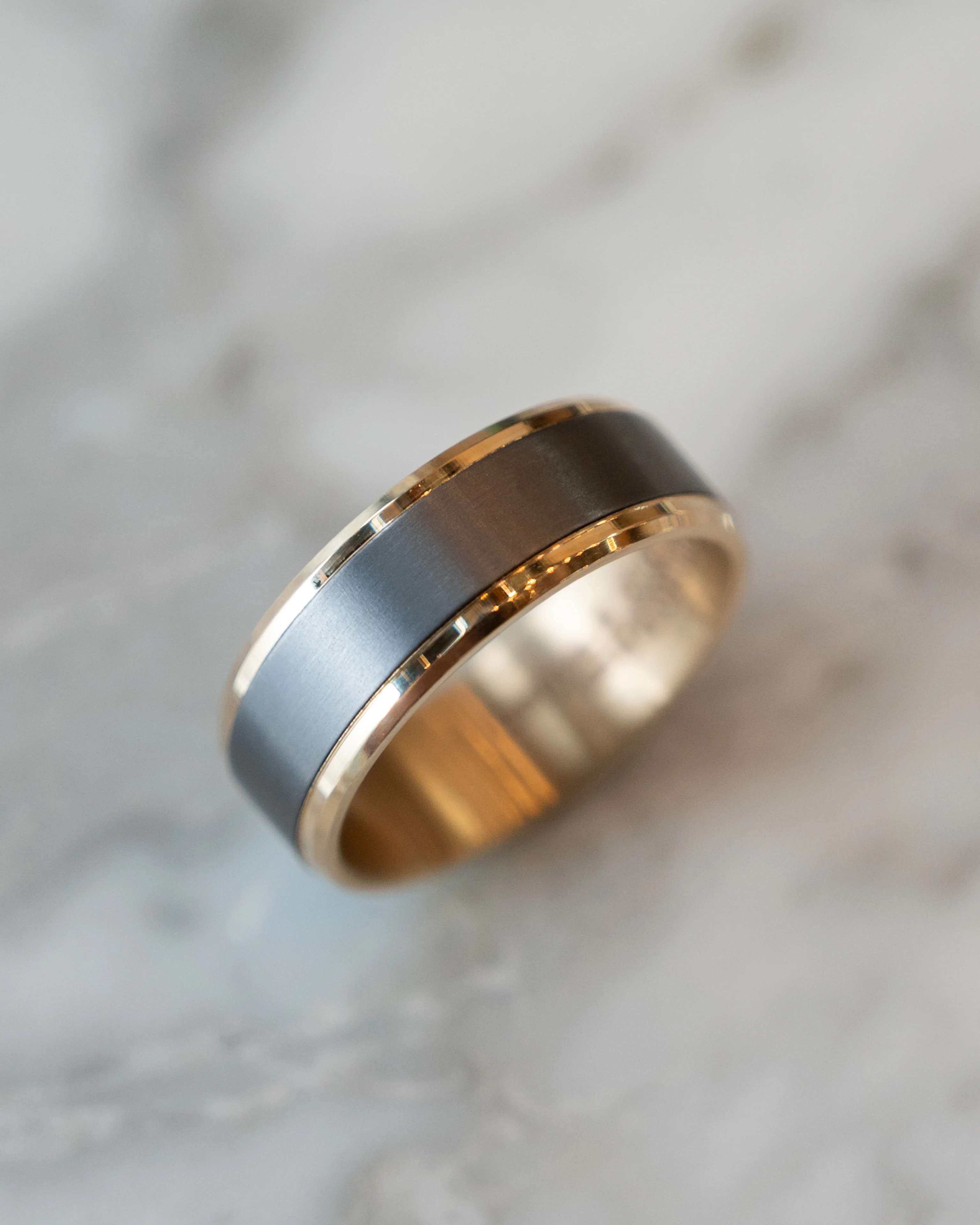 Mens Beveled Edge Tantalum Wedding Band in 14k - Image 6