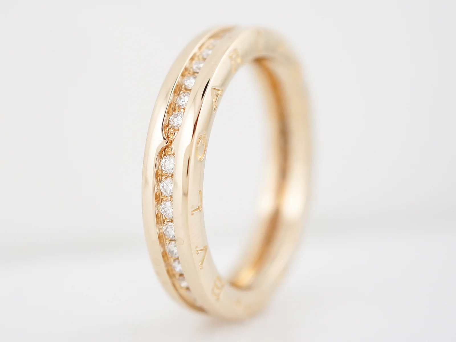 Men's Bulgari Ring Modern 1.20 Round Brilliant Cut Diamonds in 18k Yellow Gold - Image 4
