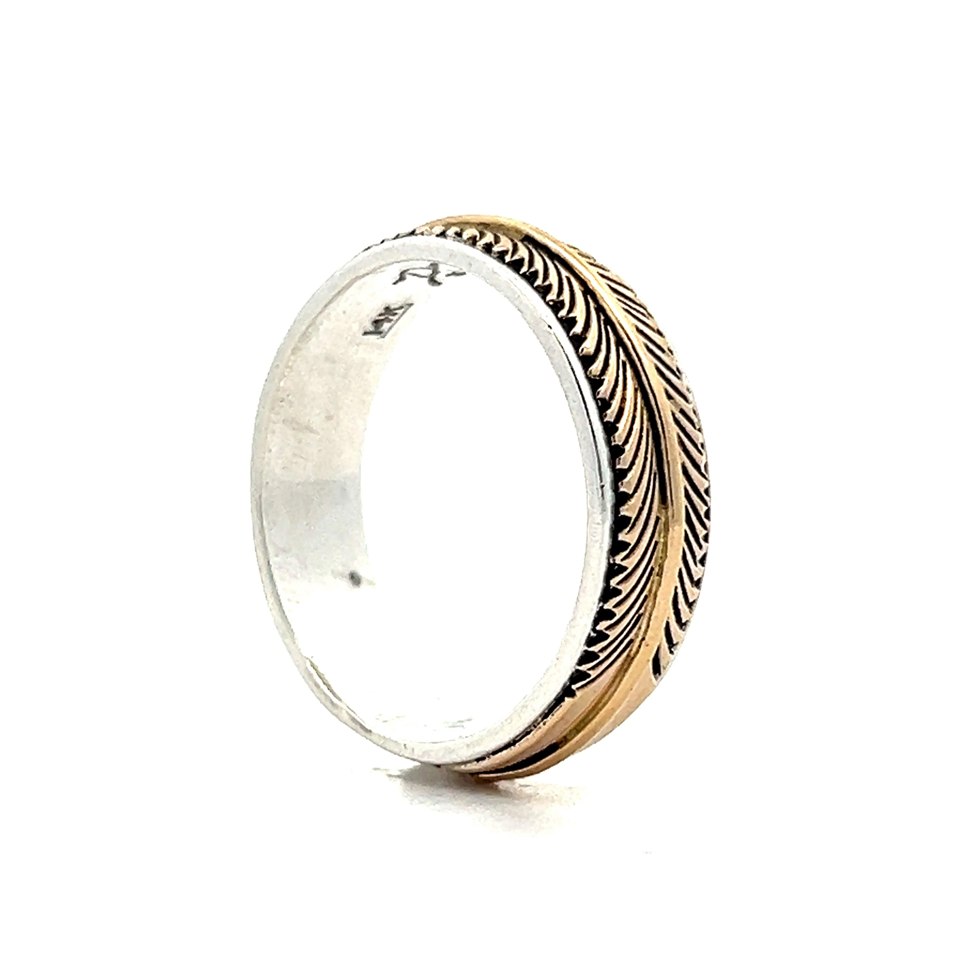 Men's H Mace Feather Wedding Band in 14k Yellow Gold & Silver - Image 5