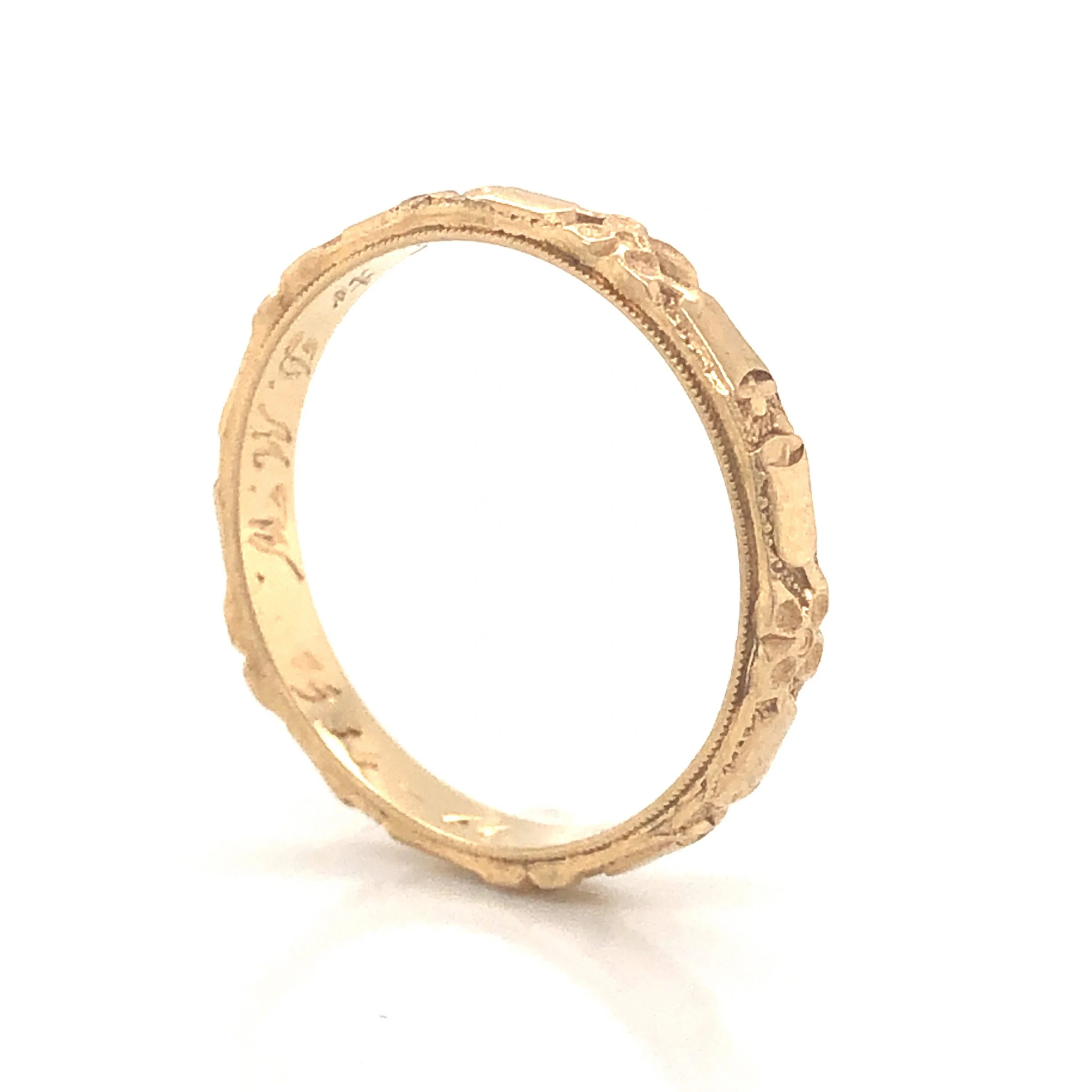 Men's Orange Blossom Engraved Wedding Band in 14k Yellow Gold - Image 4