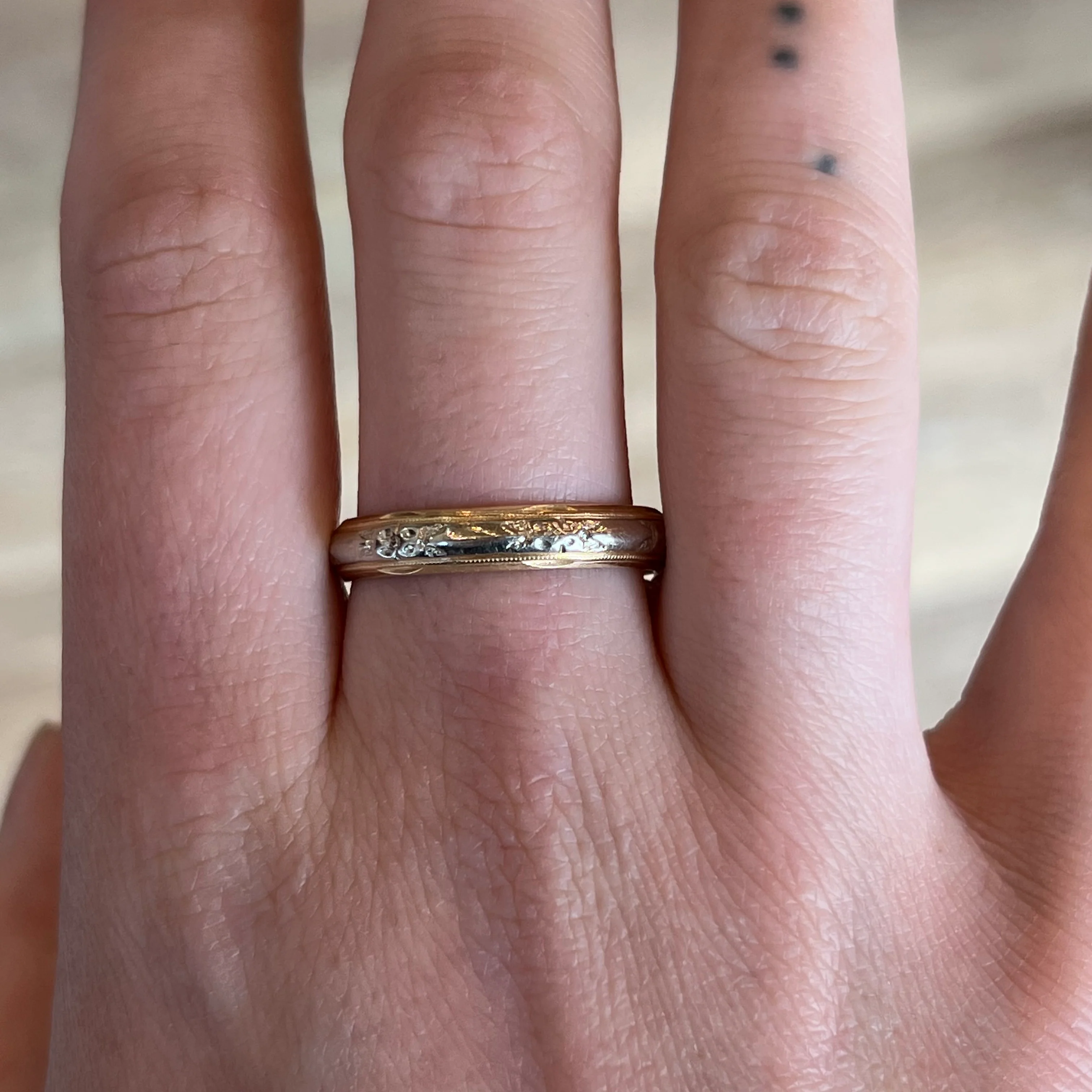 Men's Retro Two-Tone Engraved Wedding Band in 14k Gold - Image 6